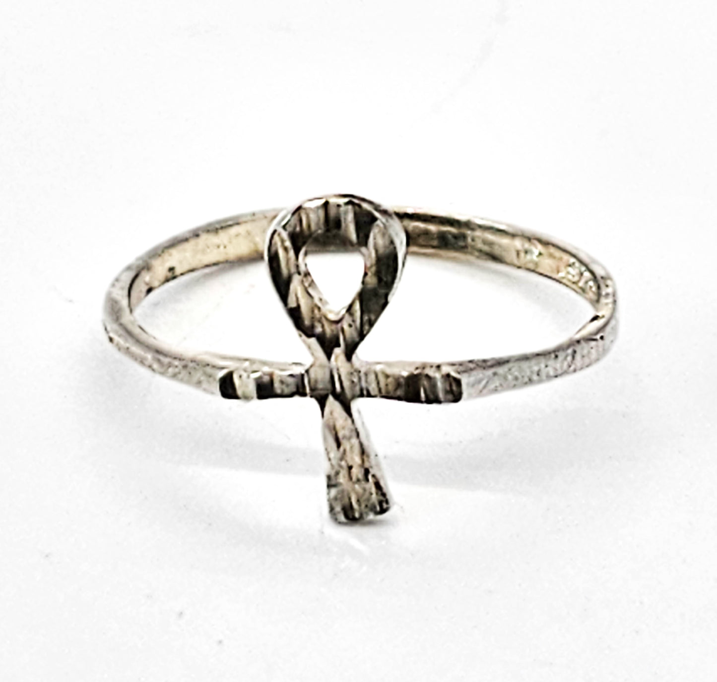 Ankh Key of Life Egyptian Revival vintage sterling silver etched ring size 8.5