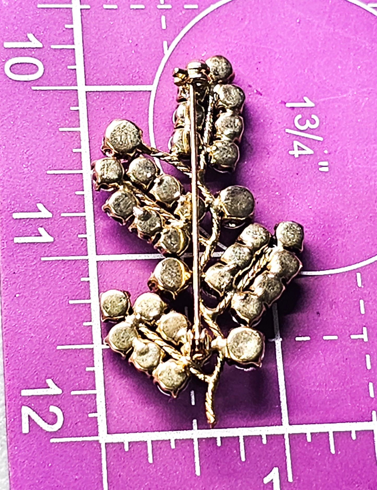 Pink and white gold toned vintage sparkling rhinestone spray brooch