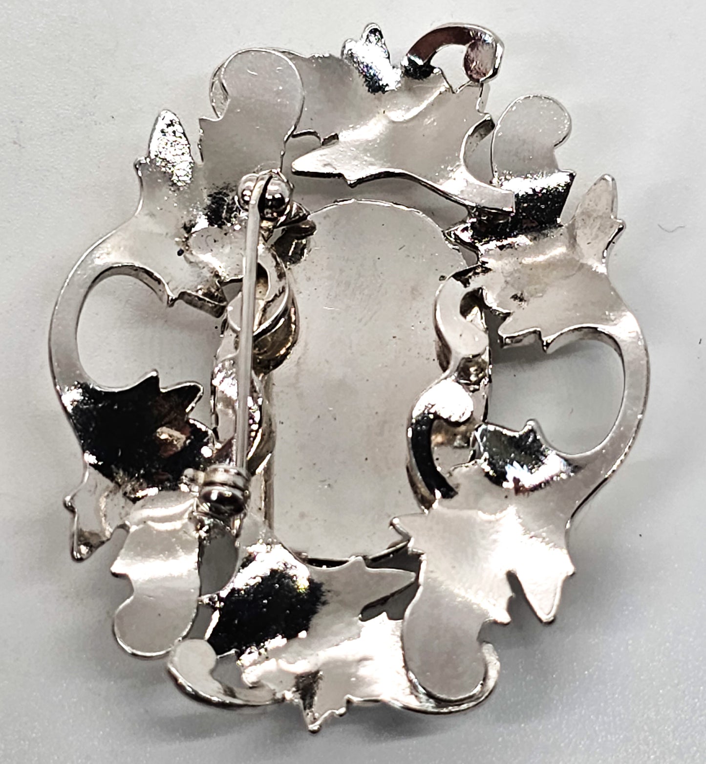 Hematite large faceted gray stone rhodium plated mid century vintage brooch