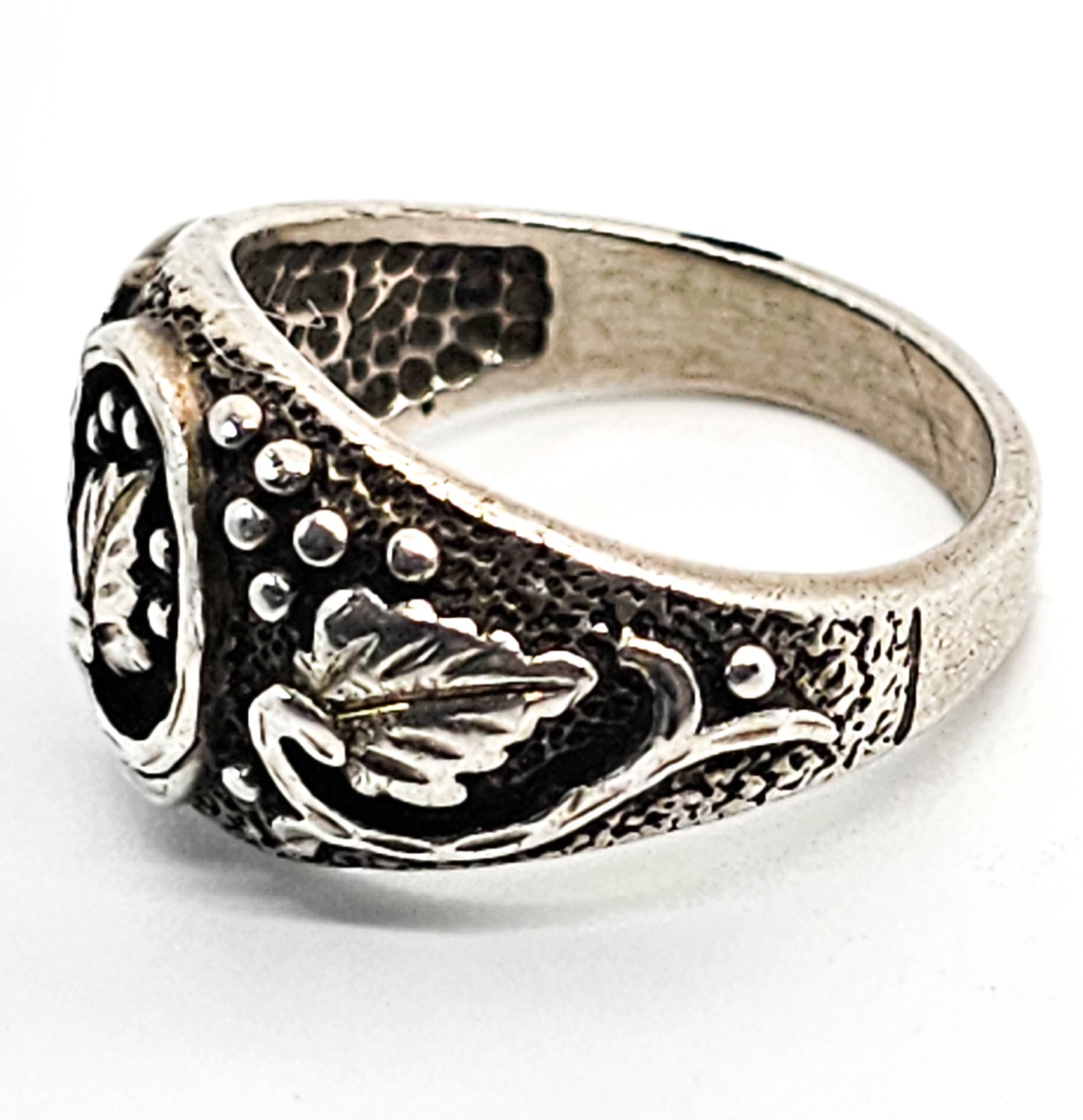 Wheeler Manufacturing grape leaf sterling silver vintage ring band size 9