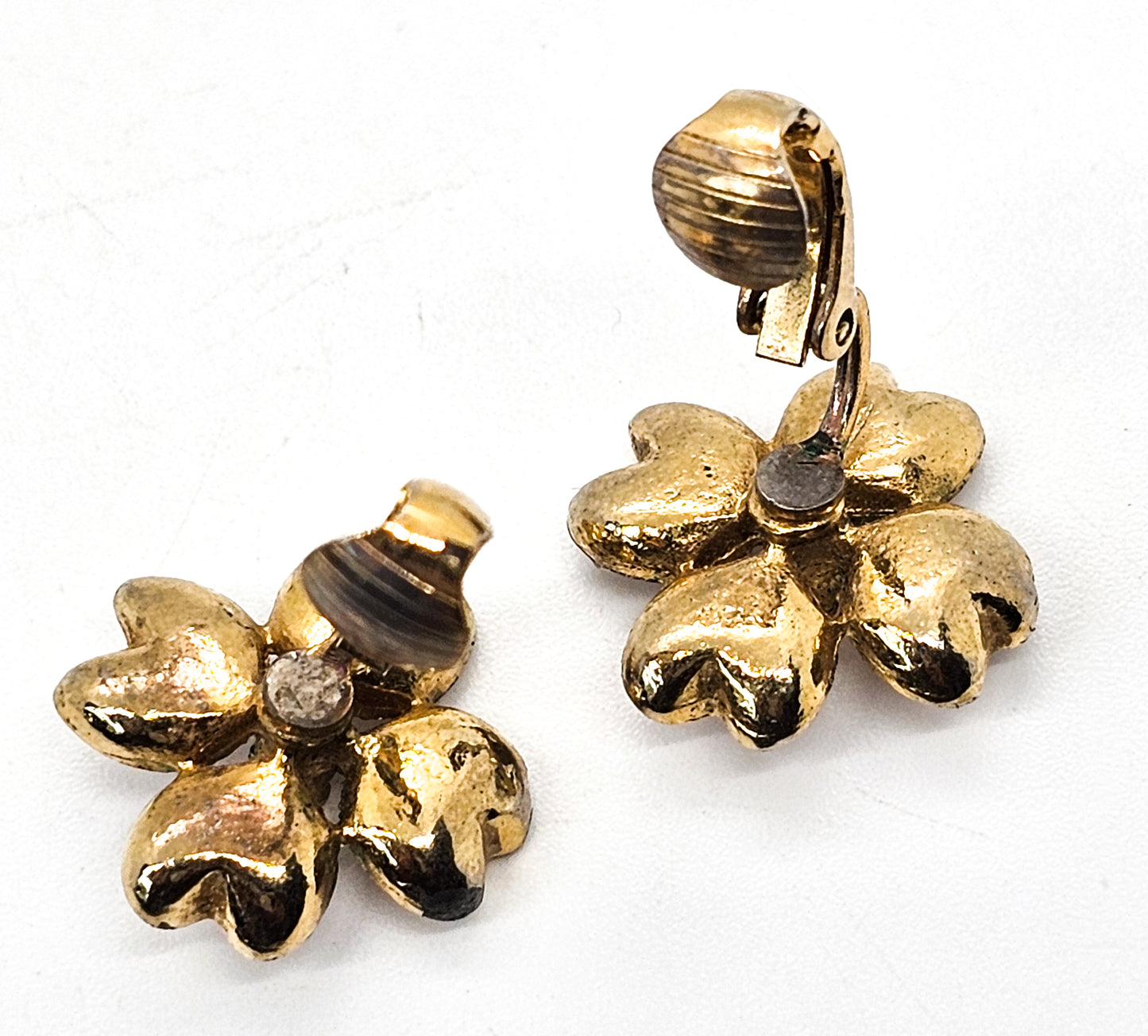 Light purple shimmer gold toned vintage flower clip on earrings