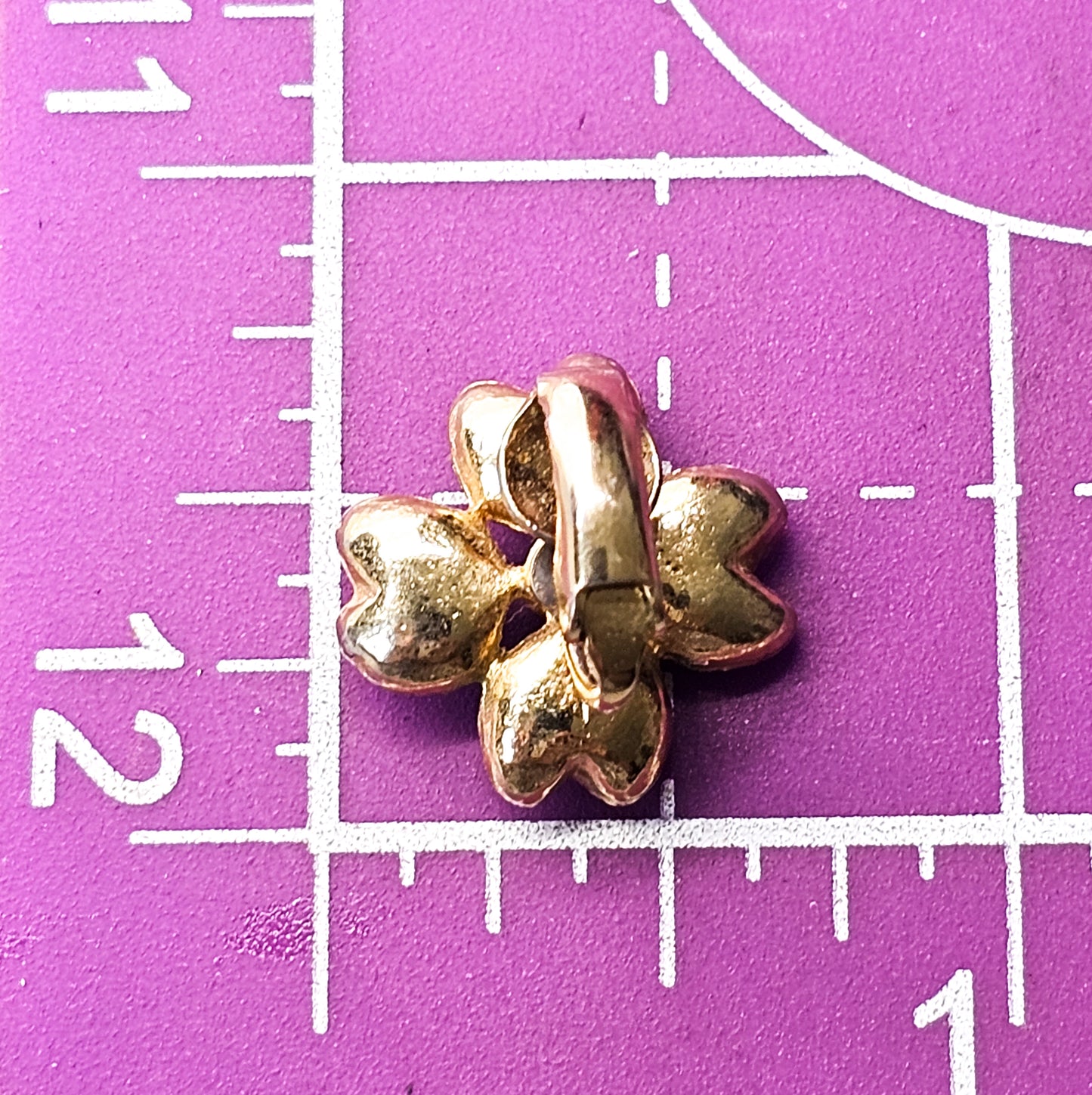 Light purple shimmer gold toned vintage flower clip on earrings