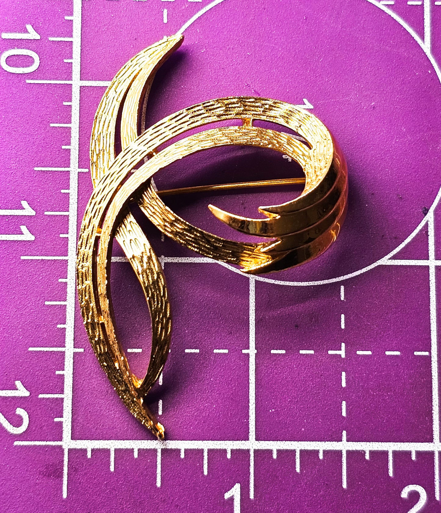 Crown Trifari vintage etched scroll swirl gold toned vintage signed brooch