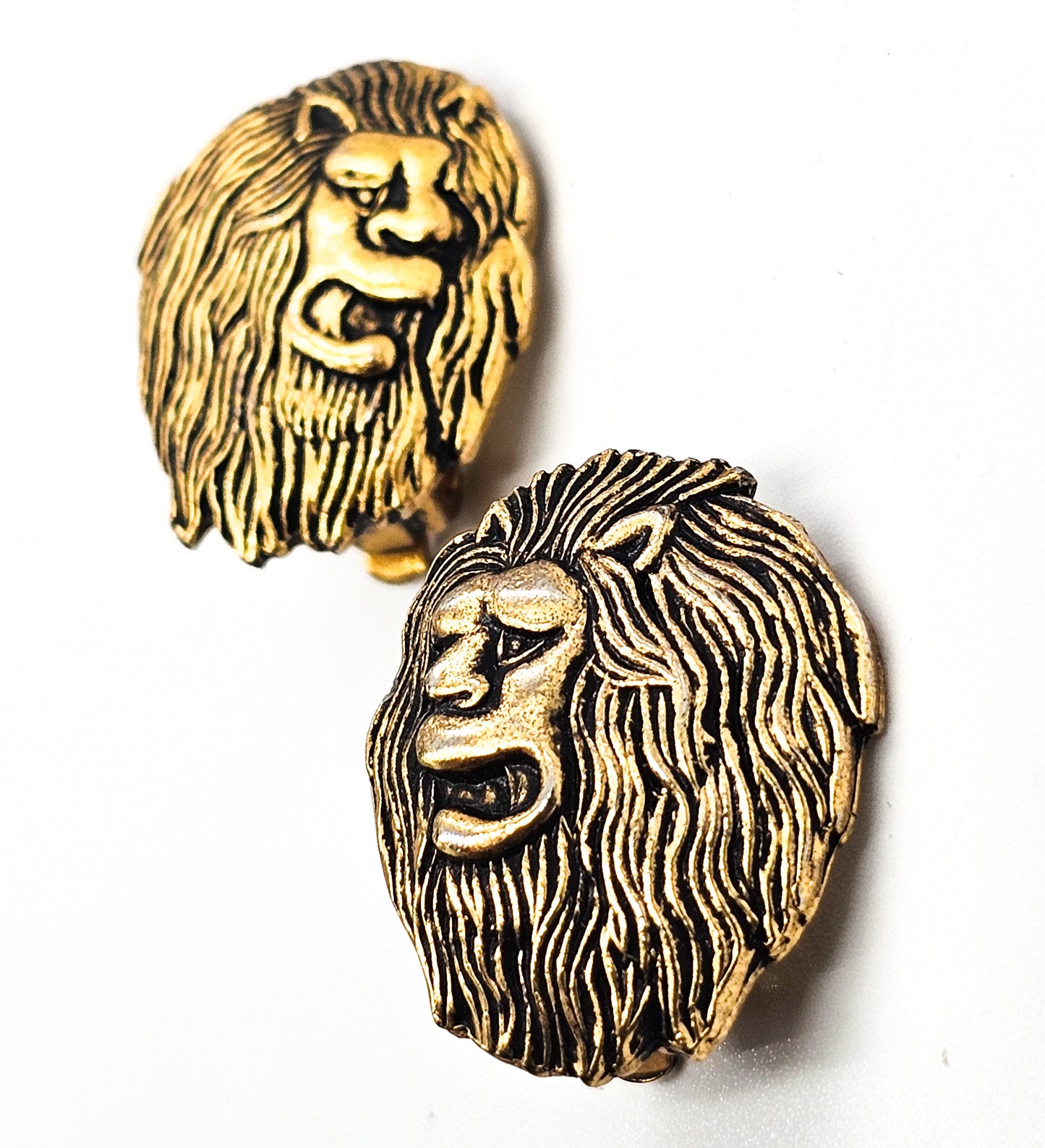Lion head gold toned vintage figural zoo African animal vintage clip on earrings