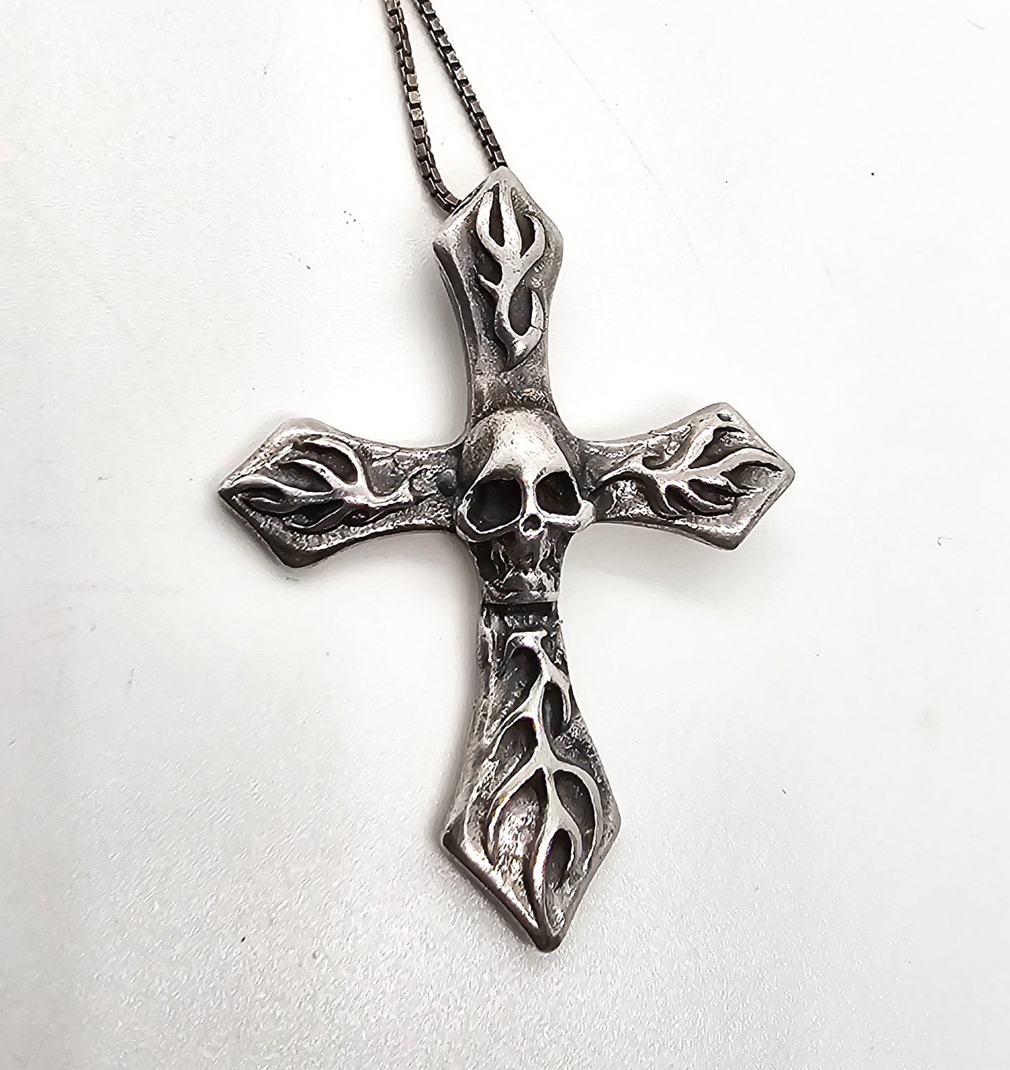 Skull and Cross vintage Gothic Biker 1990's sterling silver pendant necklace