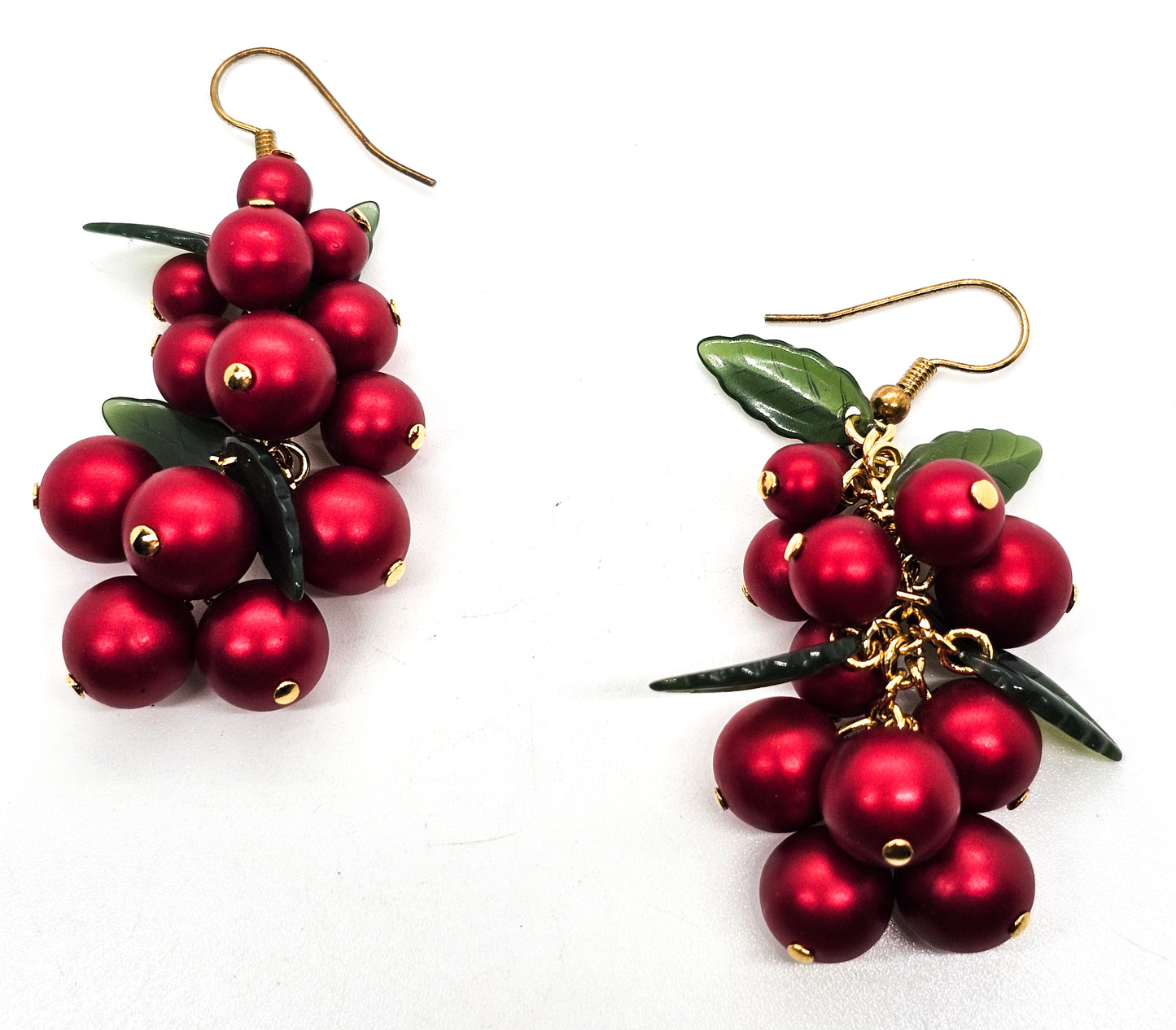 Red Holly Berry red beaded green Lucite leaves drop festive holiday vintage earrings