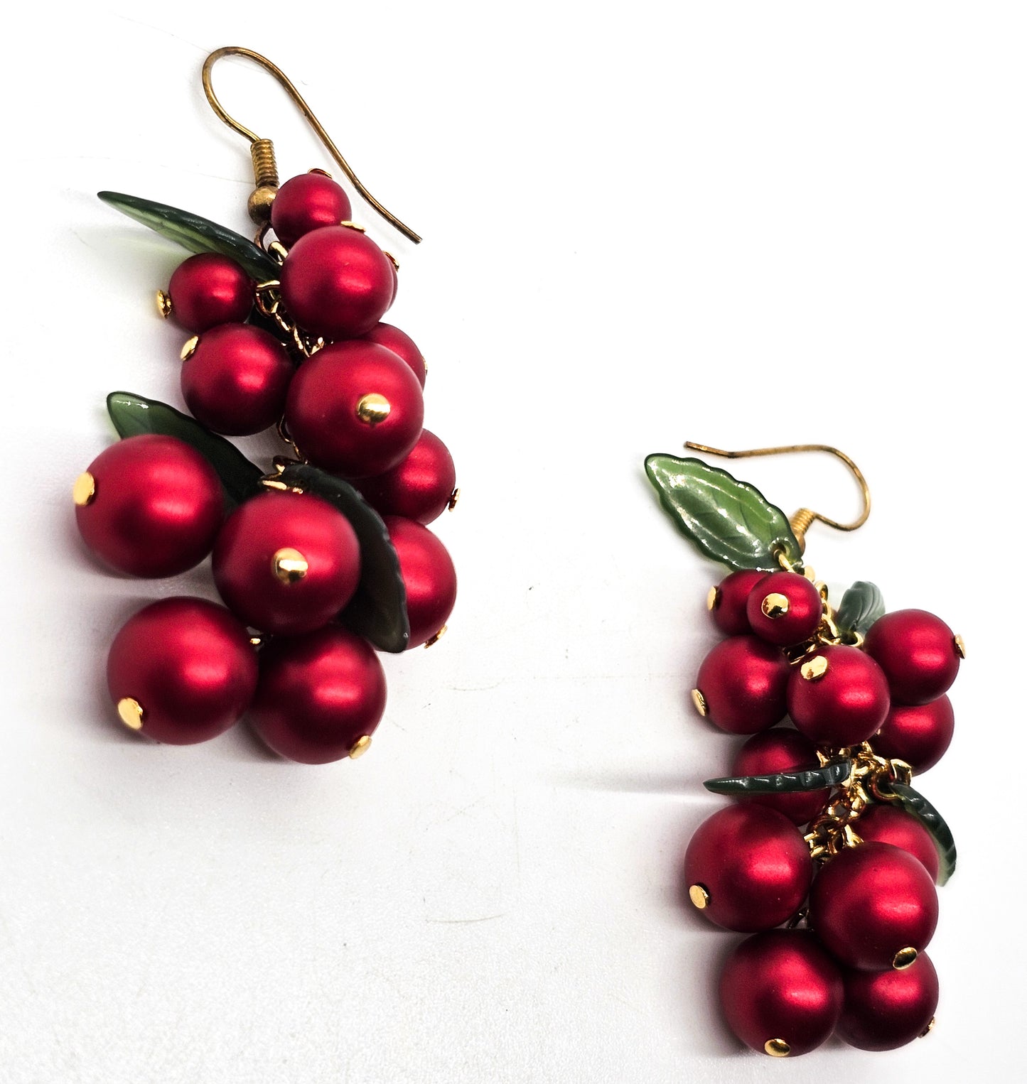 Red Holly Berry red beaded green Lucite leaves drop festive holiday vintage earrings