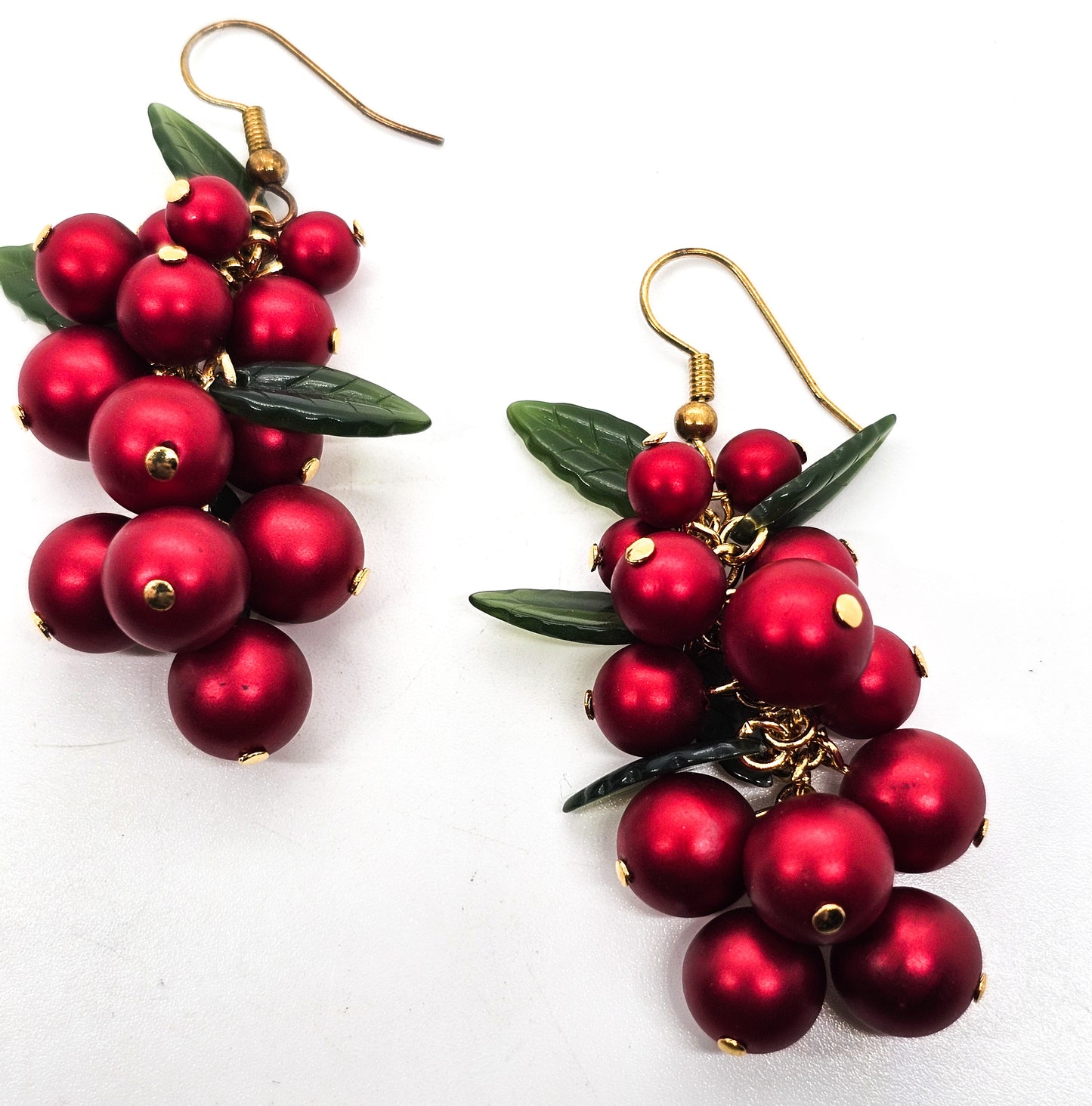Red Holly Berry red beaded green Lucite leaves drop festive holiday vintage earrings