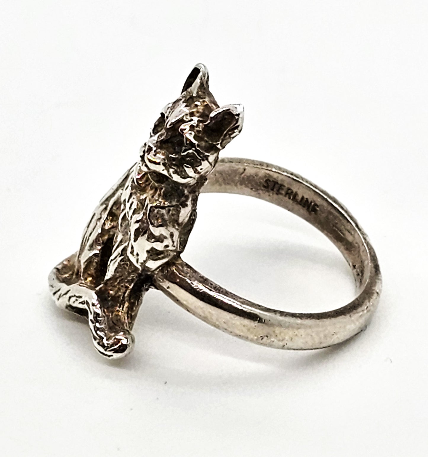 Sitting Pretty Kitty Cat feline figural solid sterling silver vintage ring size 7