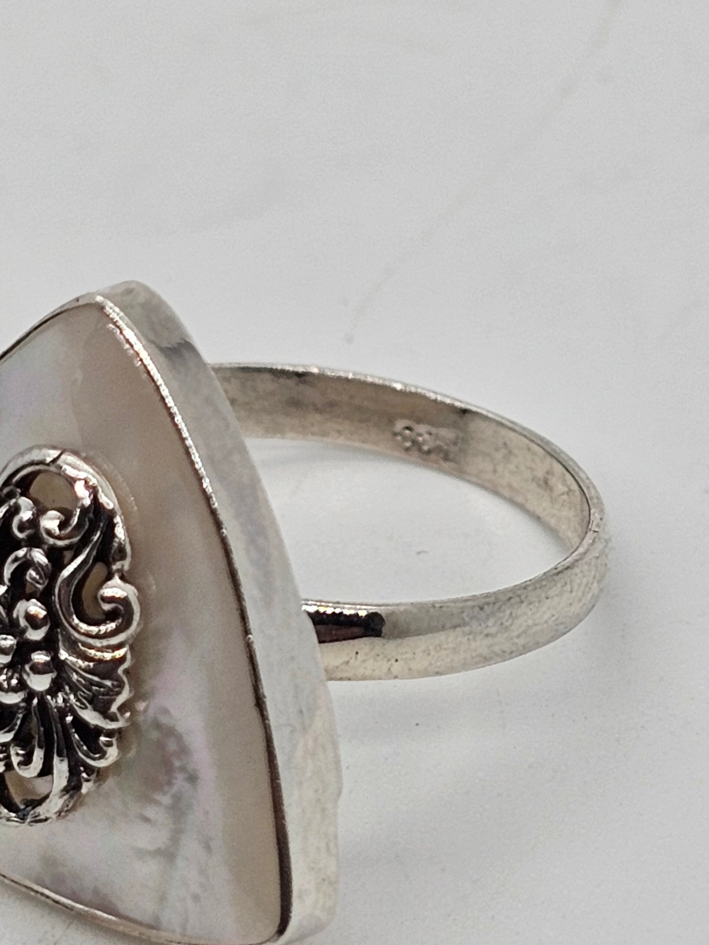 Mother of Pearl Trillium shaped floral tribal sterling silver statement ring size 7.5