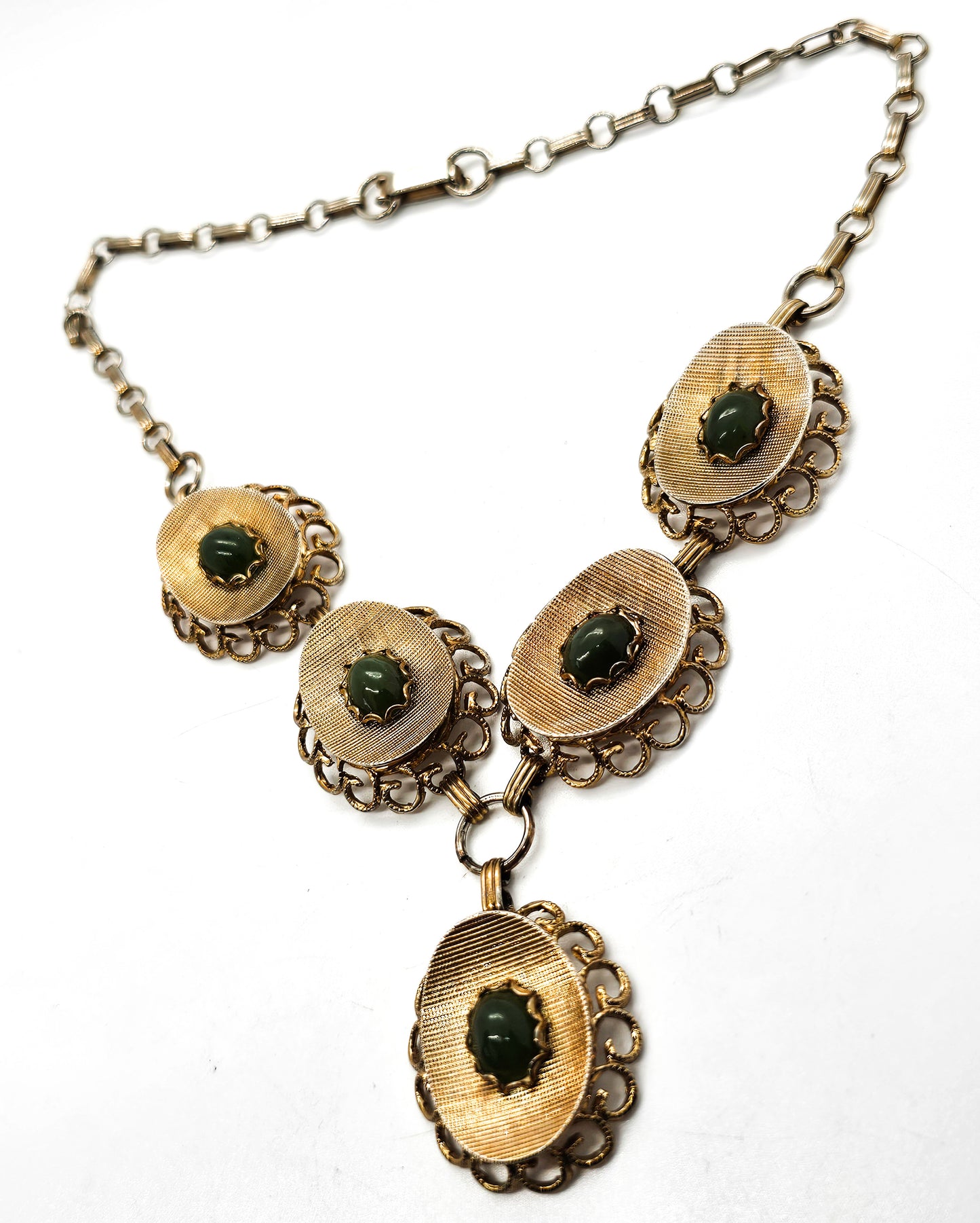 Nephrite Jade gold toned vintage mid century scalloped Y necklace