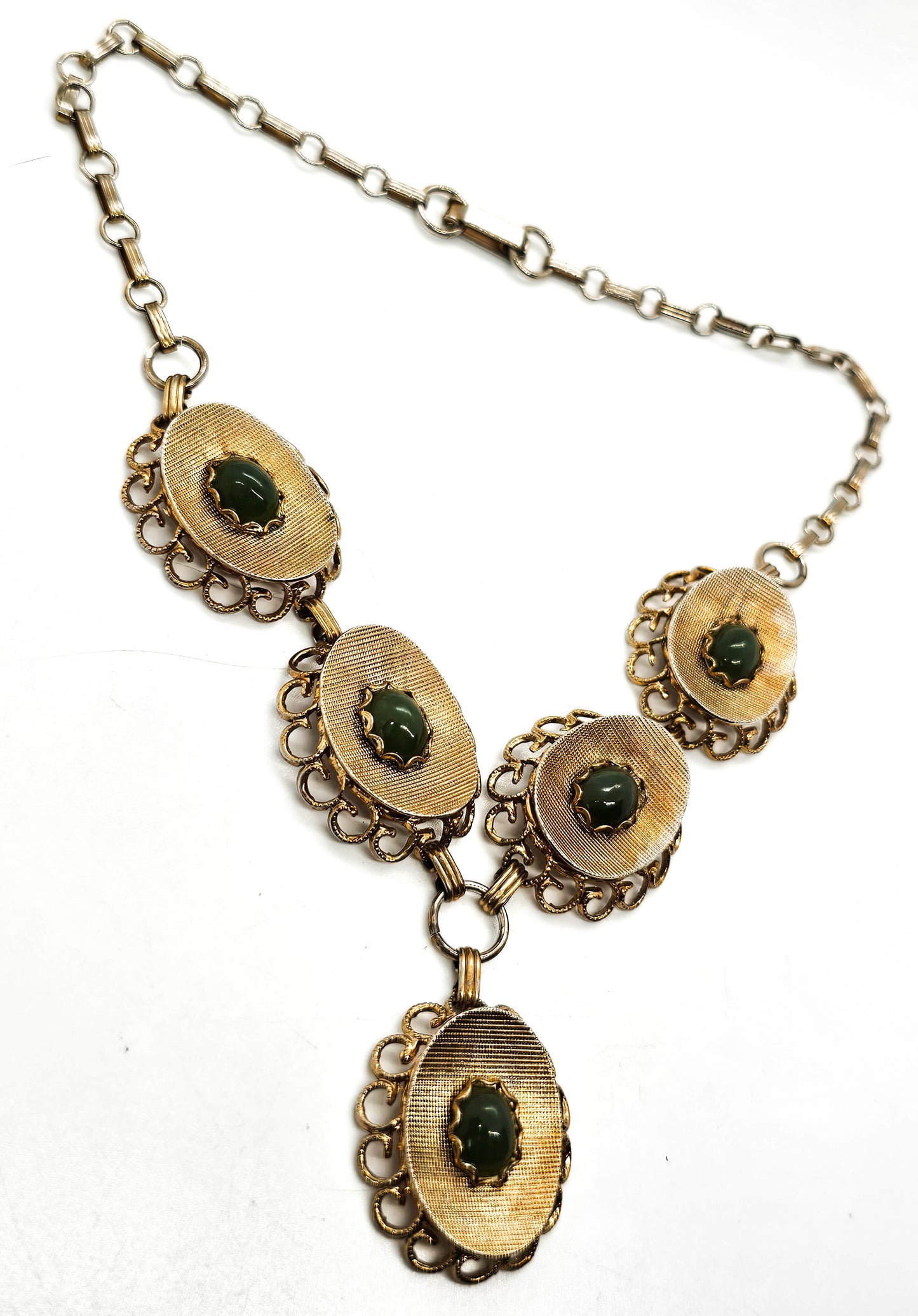 Nephrite Jade gold toned vintage mid century scalloped Y necklace