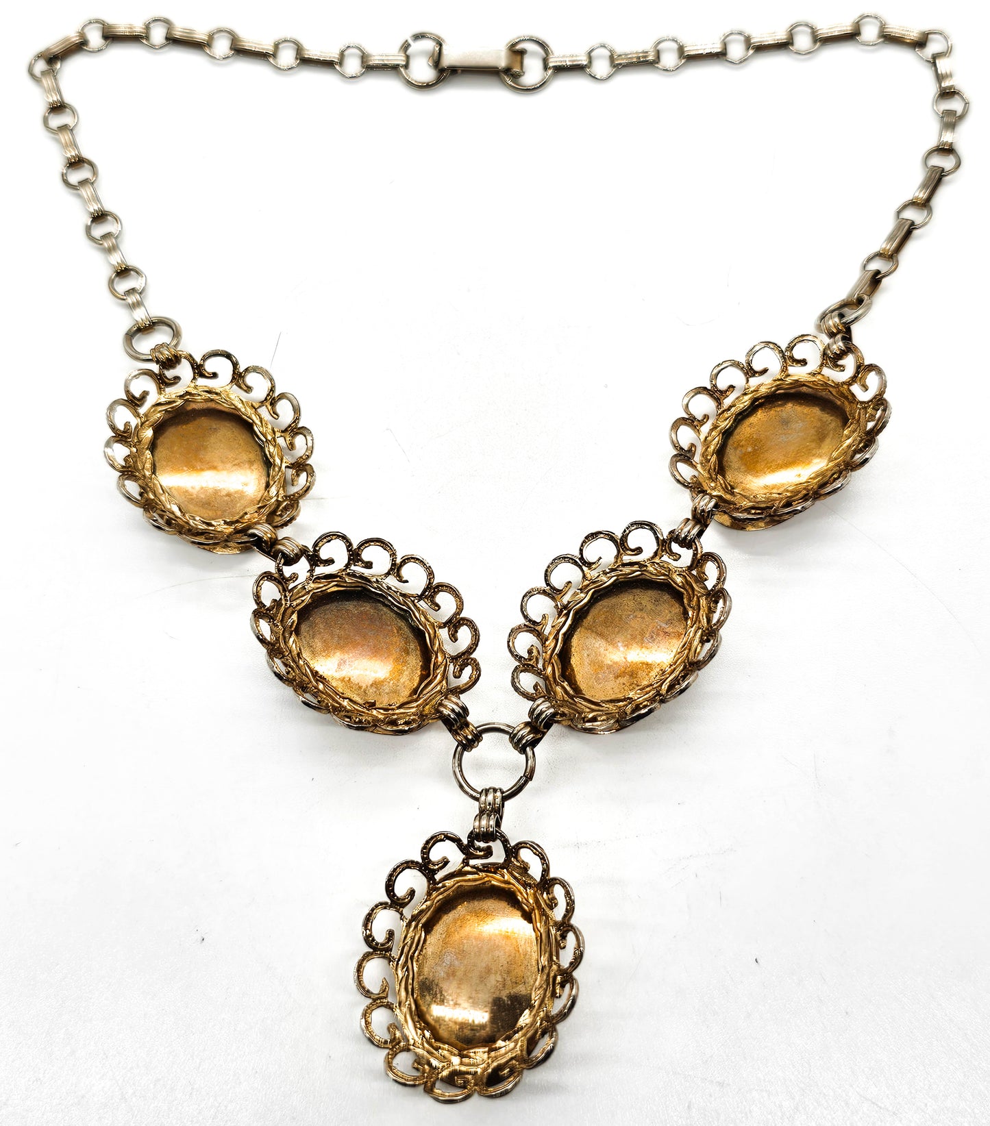 Nephrite Jade gold toned vintage mid century scalloped Y necklace