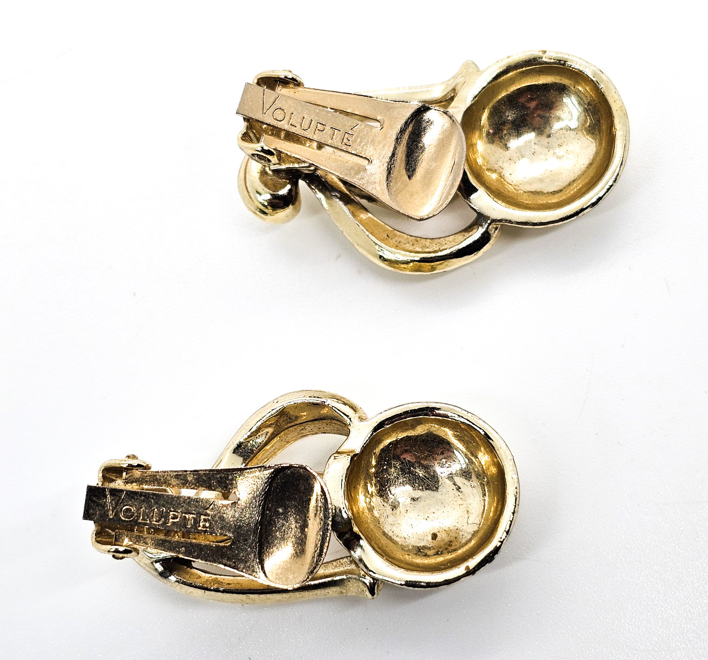 Volupte gold toned modernist gold toned vintage signed clip on earrings