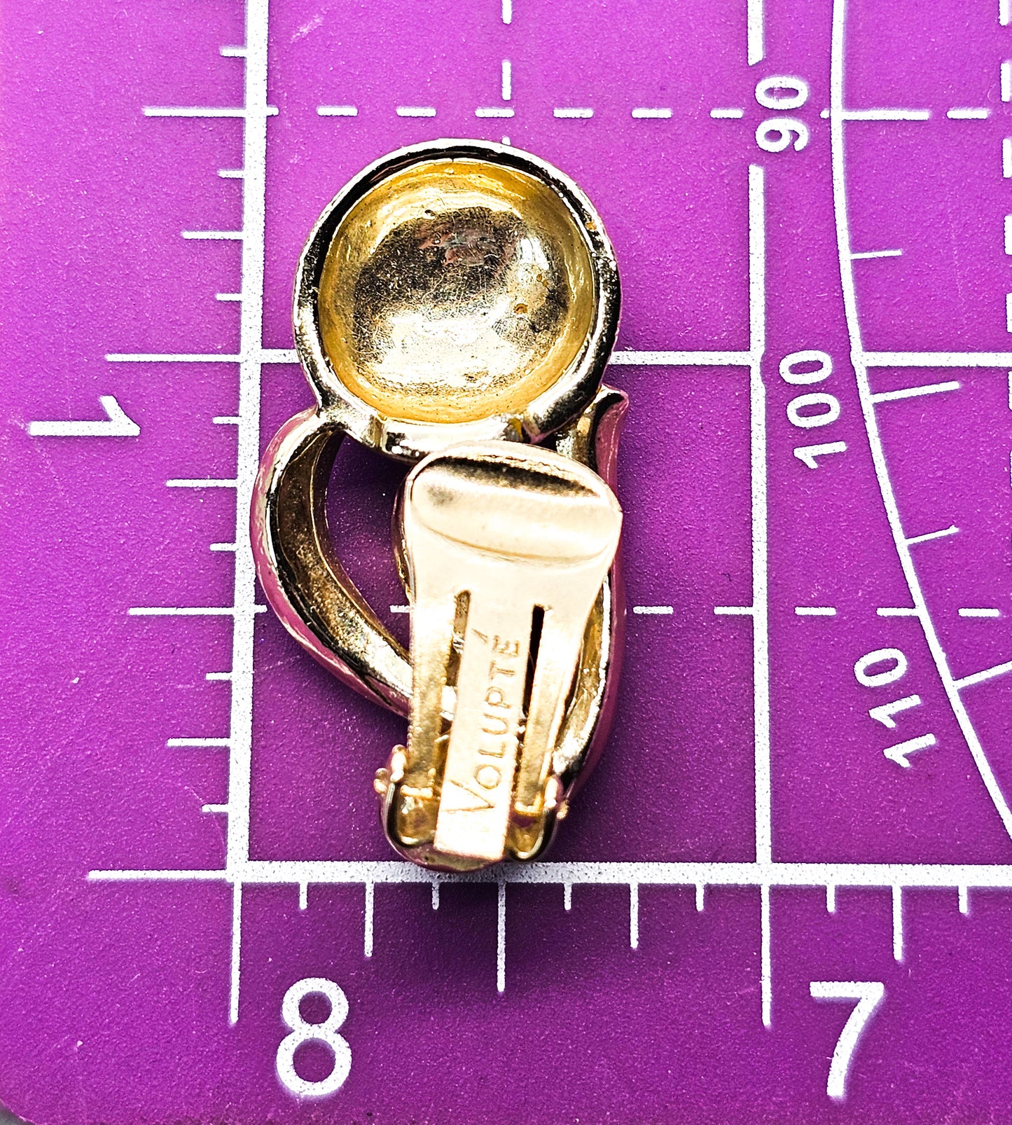Volupte gold toned modernist gold toned vintage signed clip on earrings
