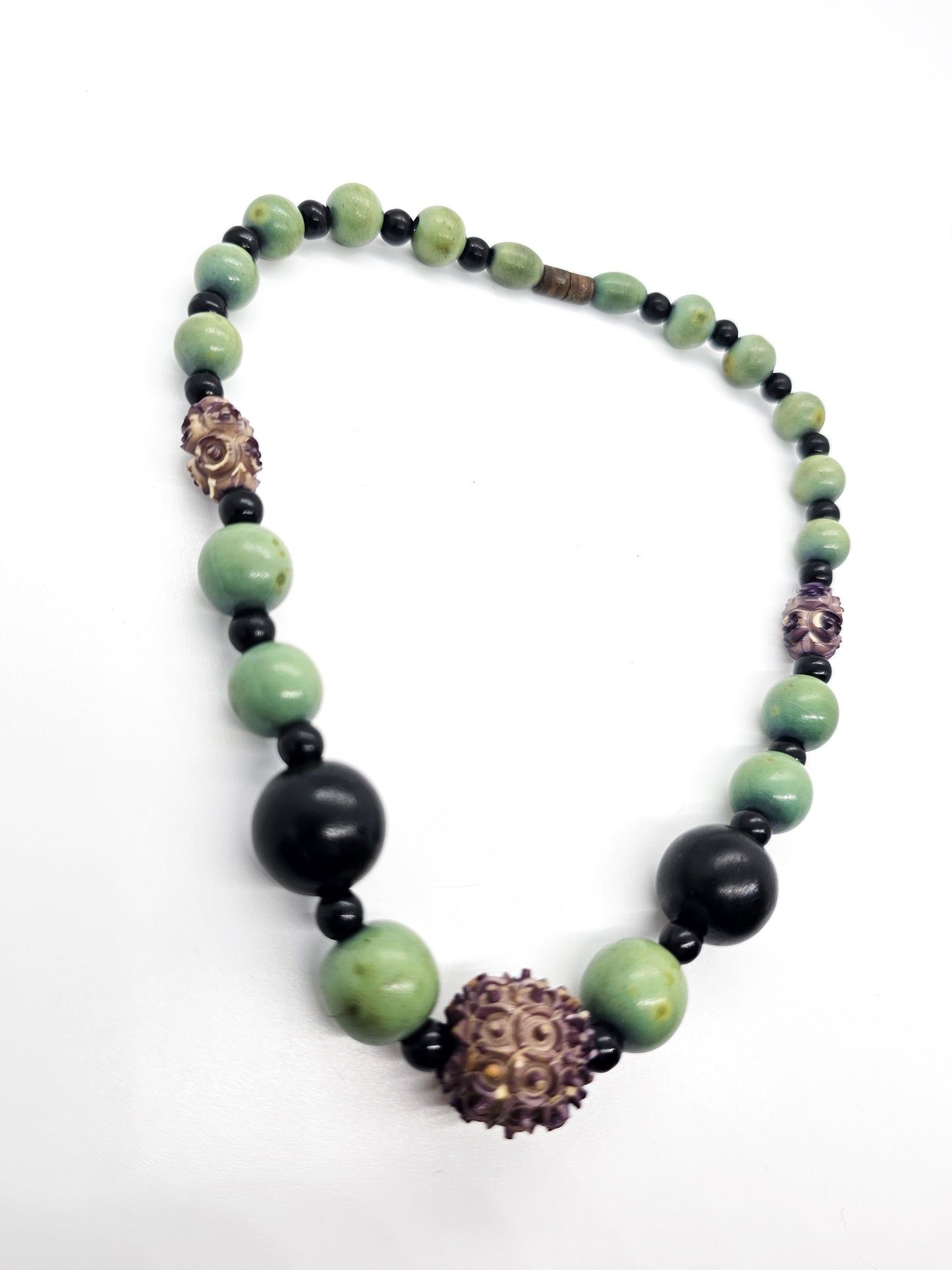 Carved galalith beads Art Deco green and black beaded vintage choker necklace
