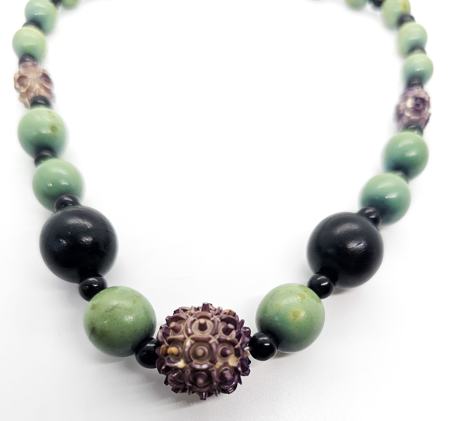 Carved galalith beads Art Deco green and black beaded vintage choker necklace