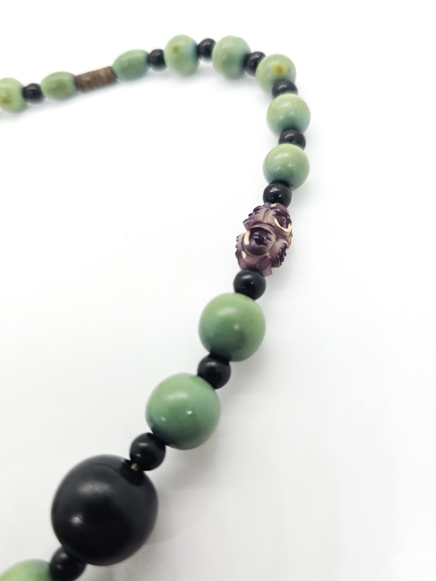 Carved galalith beads Art Deco green and black beaded vintage choker necklace