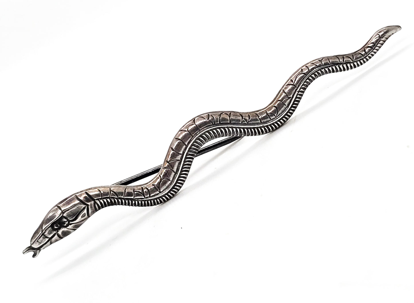 Snake on the move Silver plated vintage slithering snake lapel pin brooch