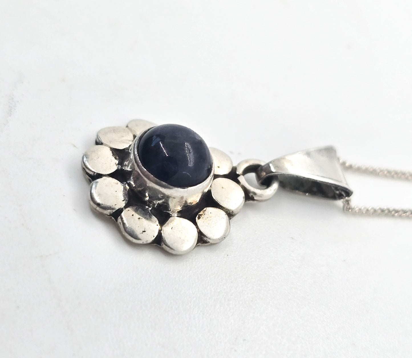 Iolite blue gemstone vintage flower petite sterling silver pendant necklace GSS62 EX