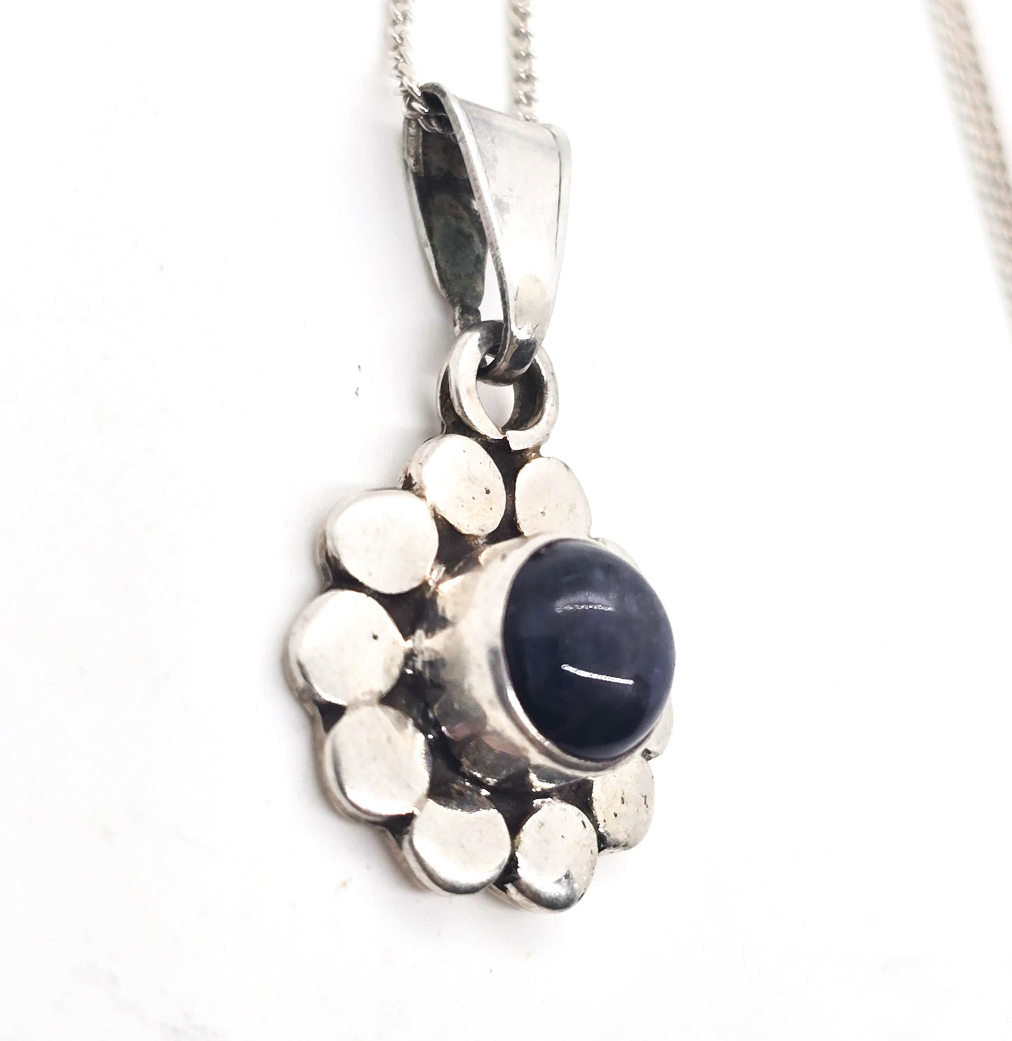 Iolite blue gemstone vintage flower petite sterling silver pendant necklace GSS62 EX