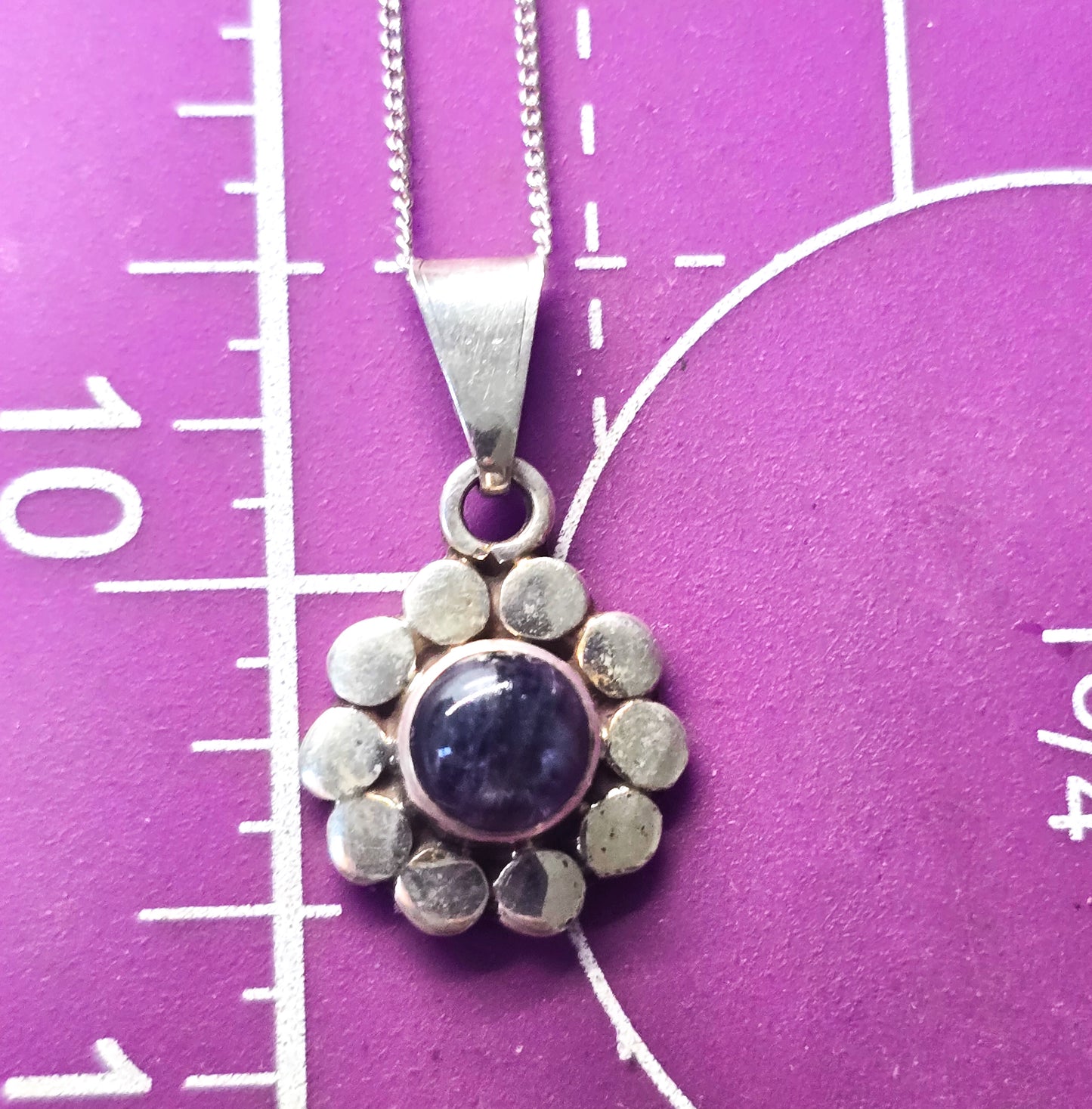 Iolite blue gemstone vintage flower petite sterling silver pendant necklace GSS62 EX