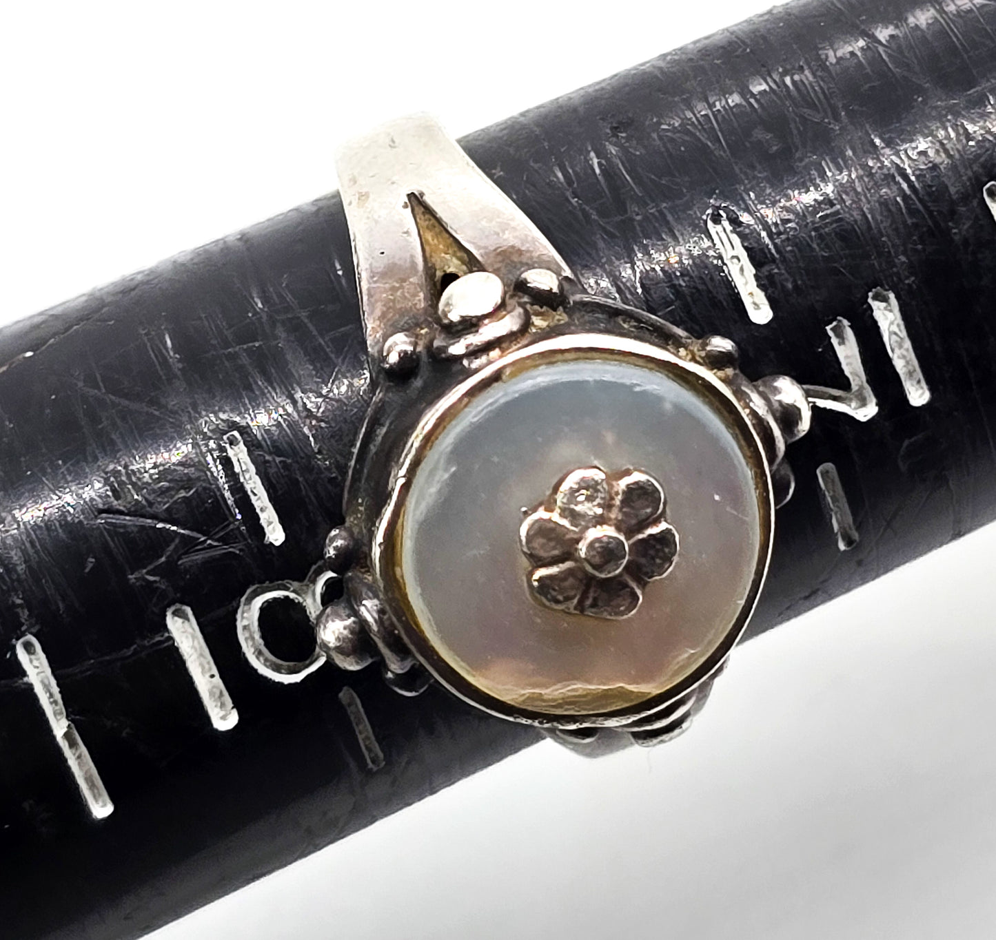 Mother of Pearl Flower Tribal Bali Balinese sterling silver medallion ring size 7.5