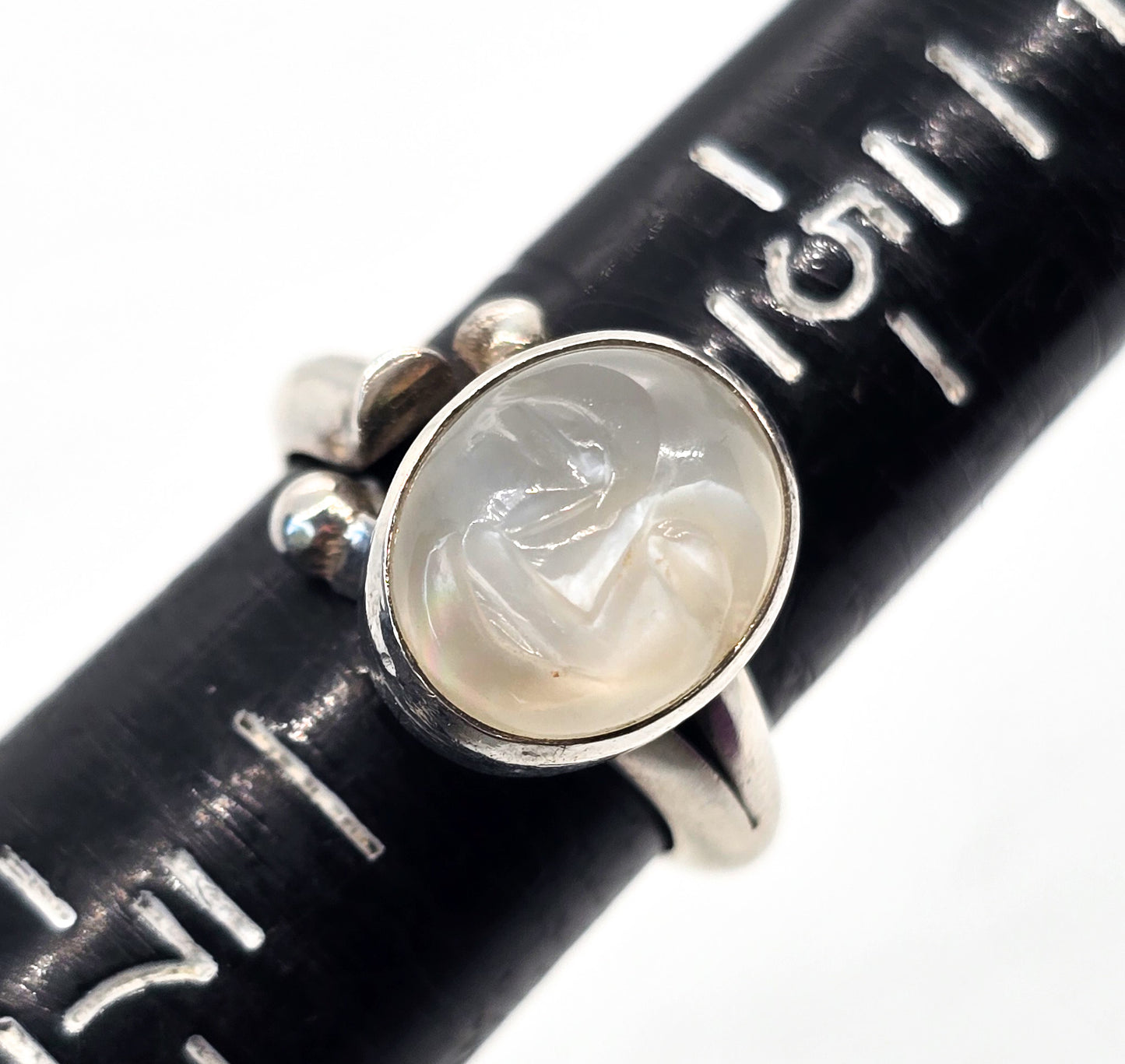 Sajen Moon Face carved Mother of Pearl sterling silver ring size 6