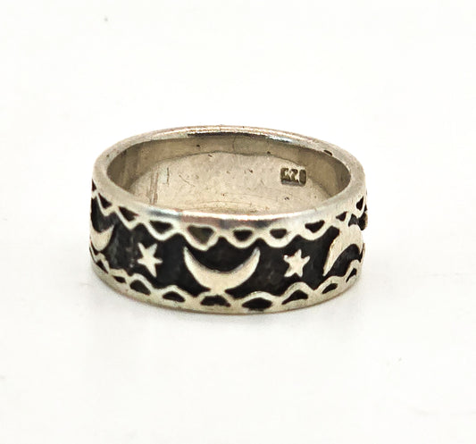 Celestial moon and stars thick sterling silver cigar band vintage ring size 5