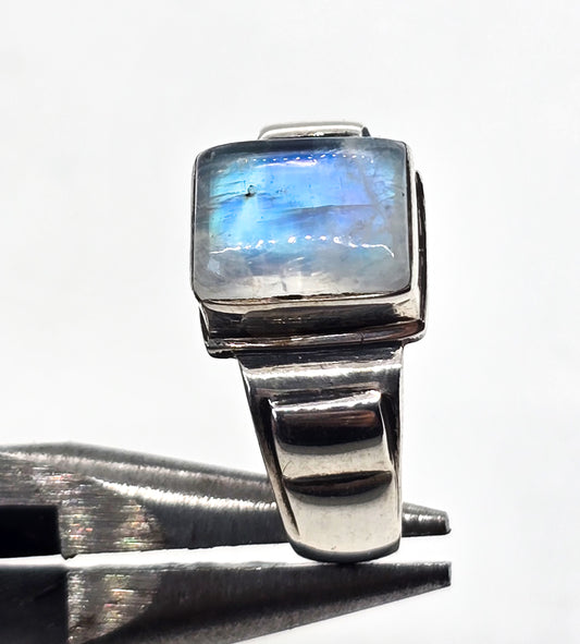 Nicky Butler India Flashy Blue Moonstone NB signed sterling silver vintage ring size 9