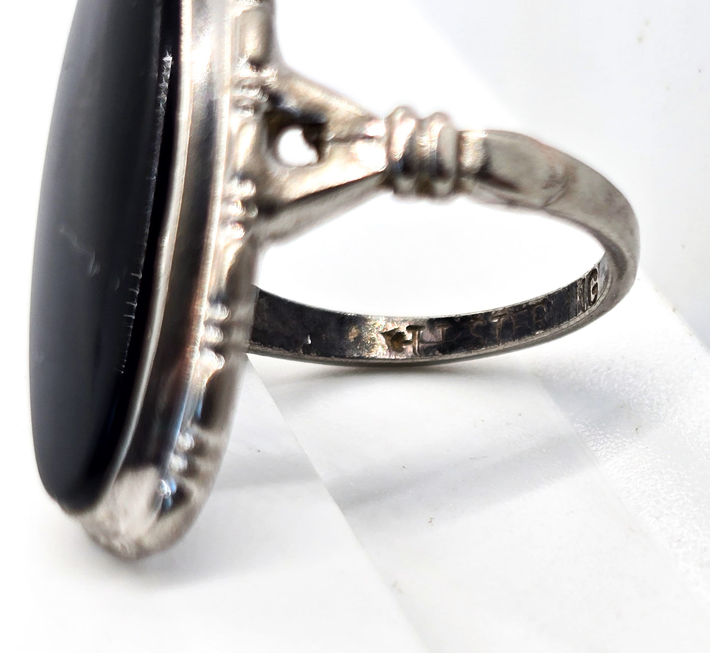 Uncas Art Deco black onyx antique sterling silver ring size 4 and 1/2