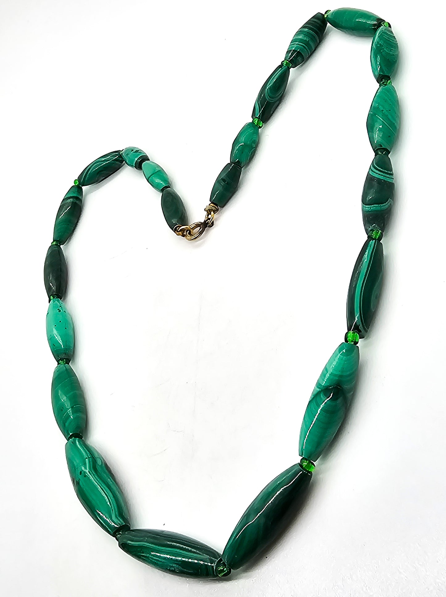 Malachite oblong elongated beaded 12k golf filled vintage gemstone necklace