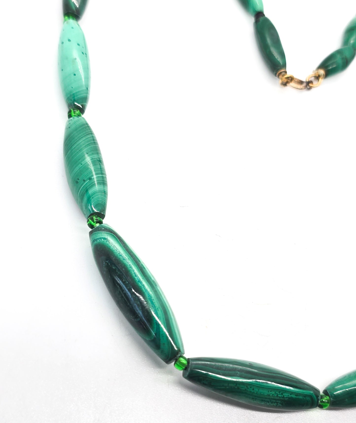 Malachite oblong elongated beaded 12k golf filled vintage gemstone necklace