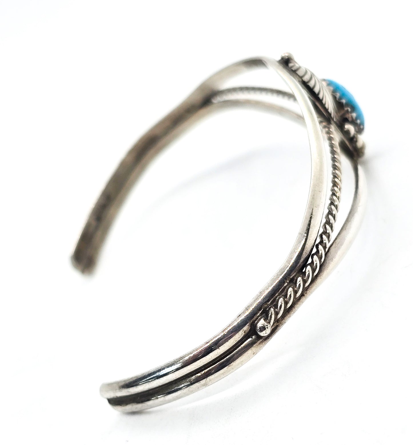 Navajo Native American petite Turquoise sterling silver feather vintage cuff bracelet