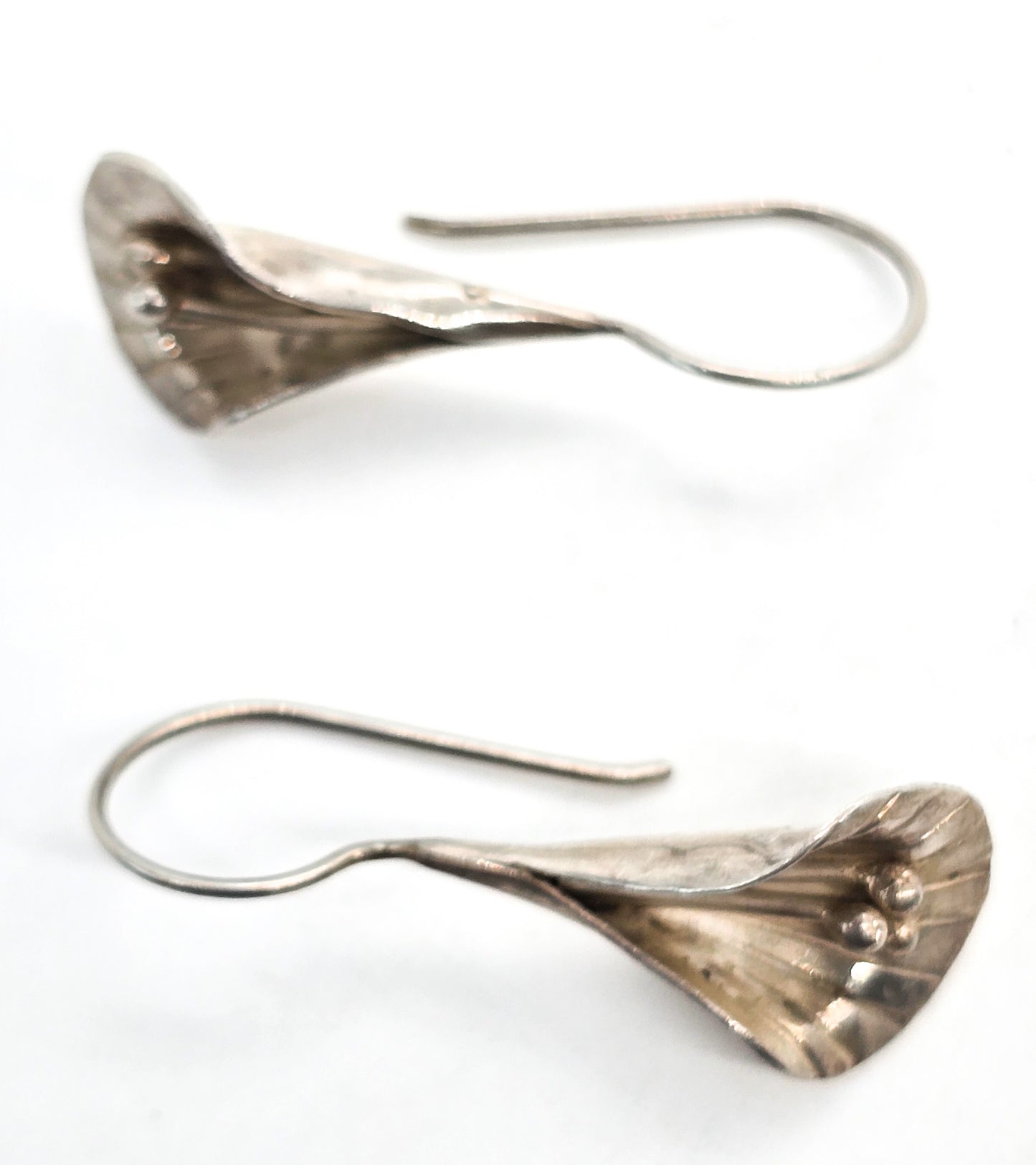 Cala Lilly solid sterling silver vintage flower with stamen drop earrings