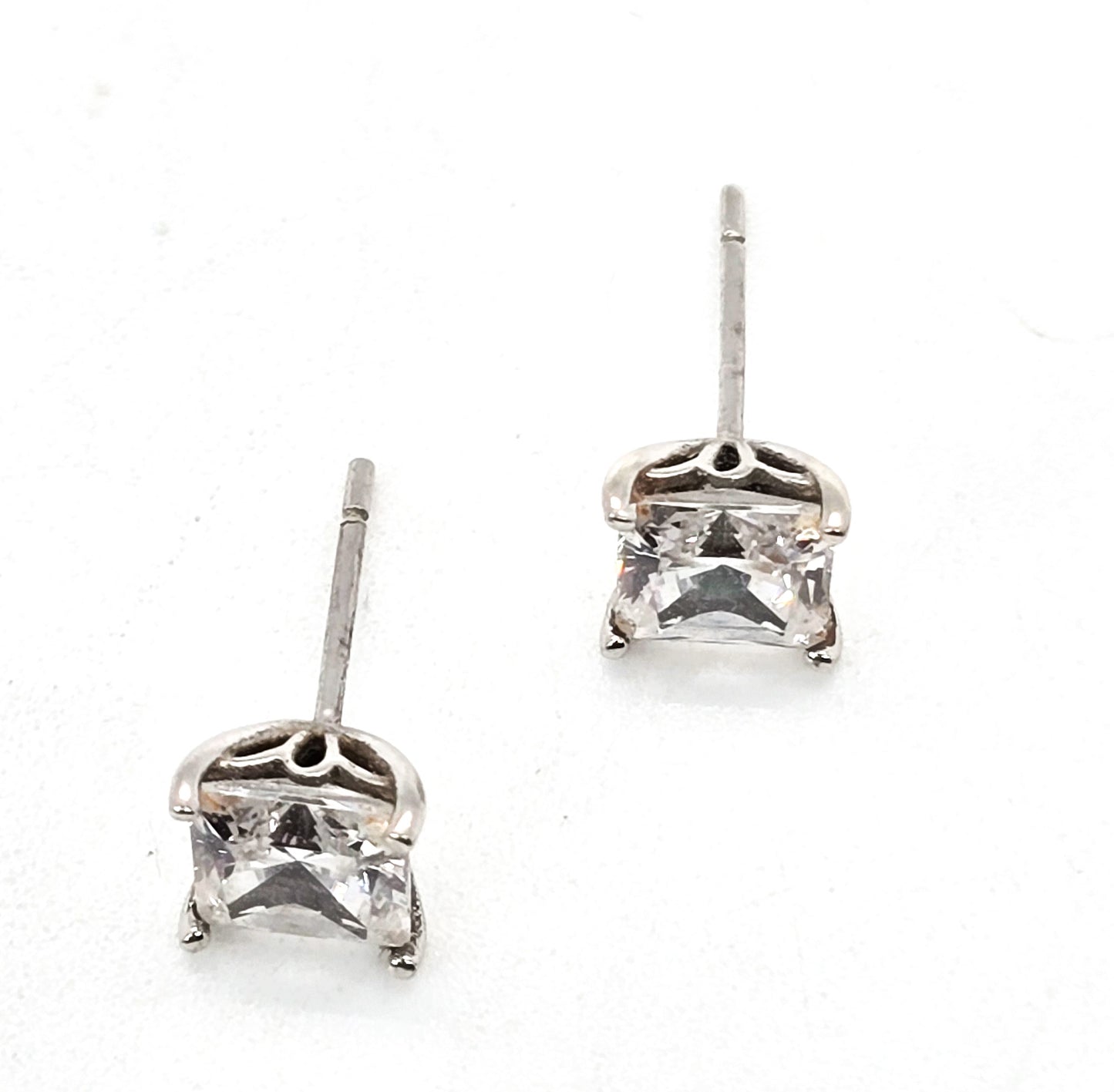 Princess cut 1.25ct CZ cubic zirconia CZ sterling silver 925 stud earrings ILU