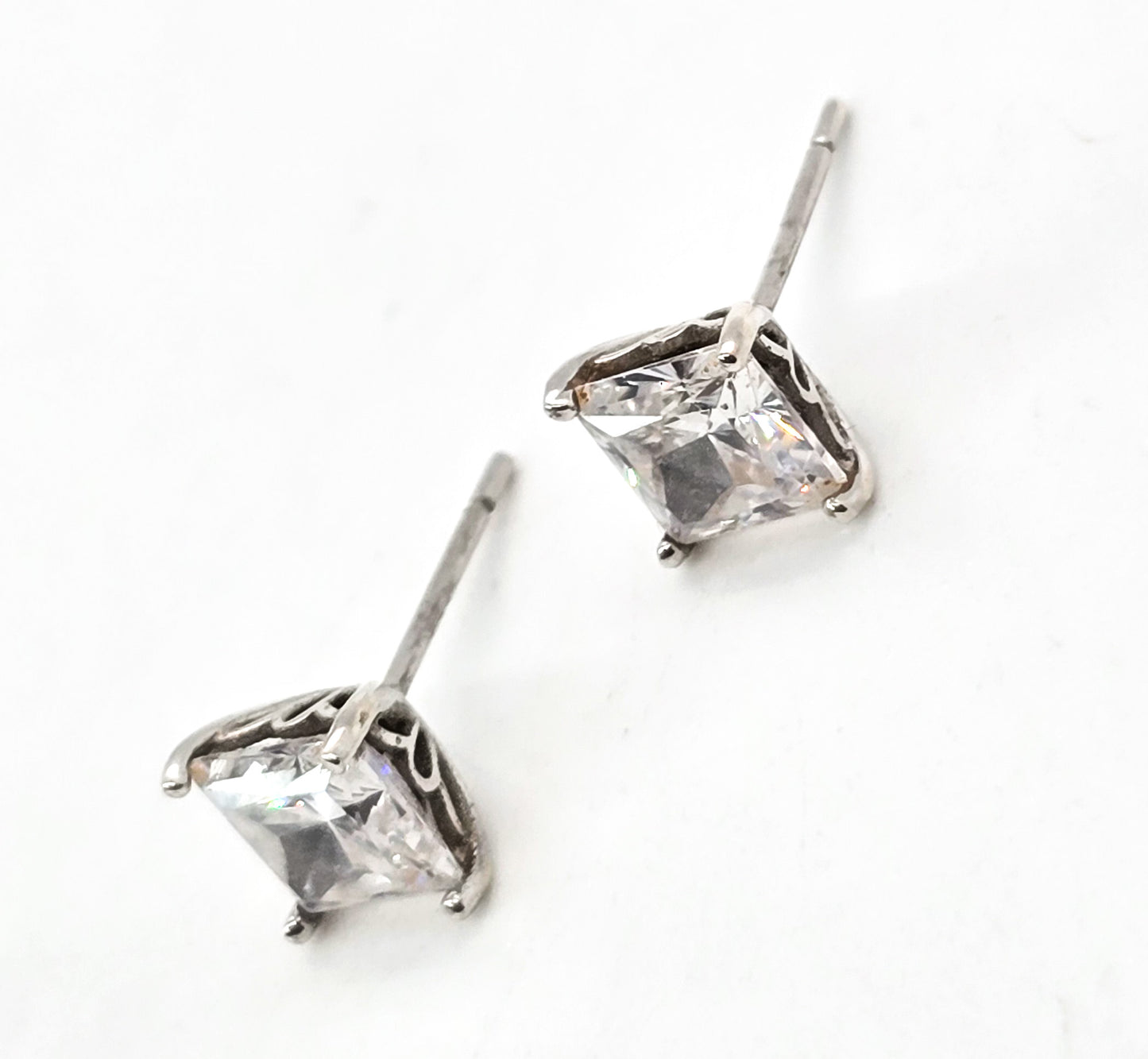 Princess cut 1.25ct CZ cubic zirconia CZ sterling silver 925 stud earrings ILU