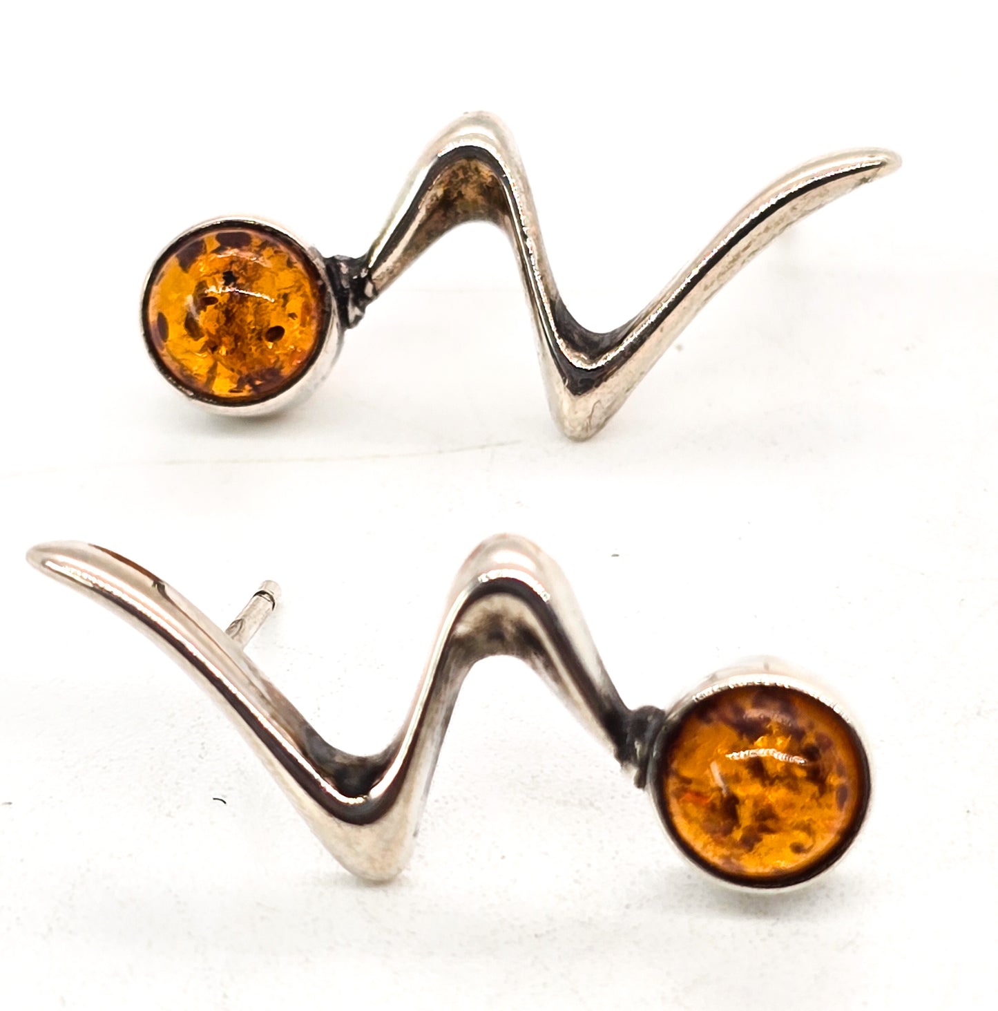 Modernist abstract cognac Baltic Amber zig zag vintage sterling silver earrings