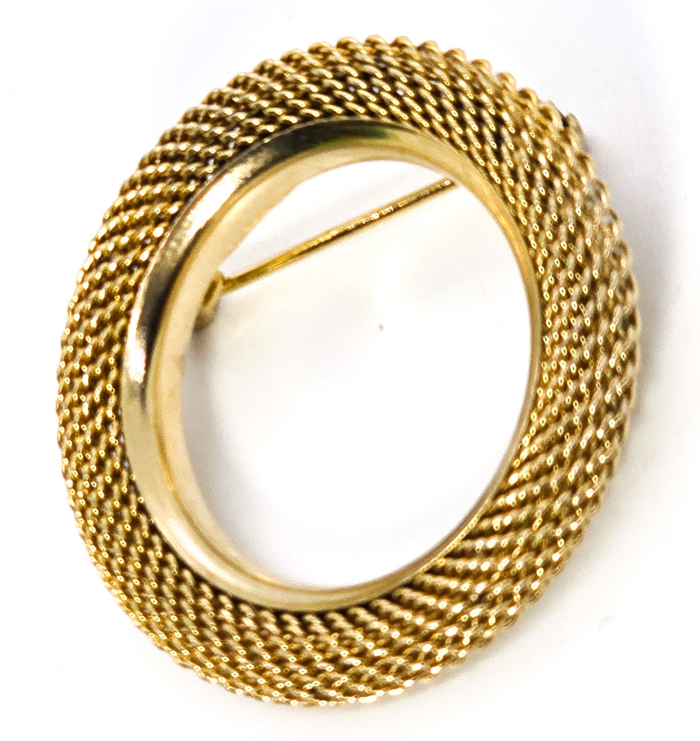 Retro gold mesh infinity circle gold toned 1980's brooch