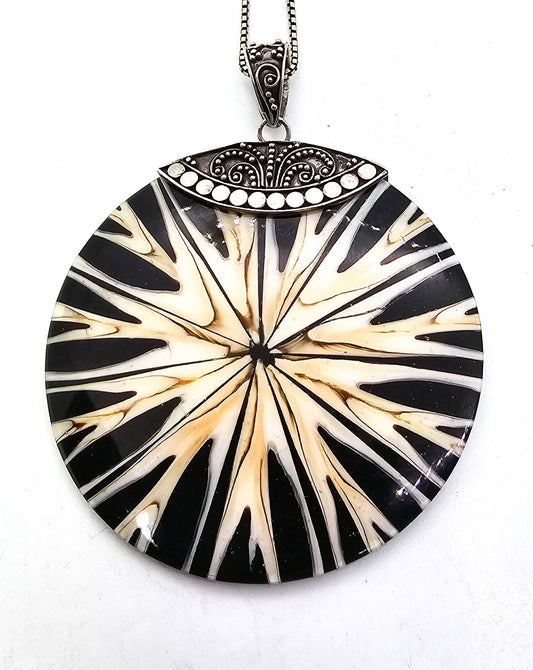 Meran Indonesia Shell Black Starburst Balinese sterling silver pendant necklace