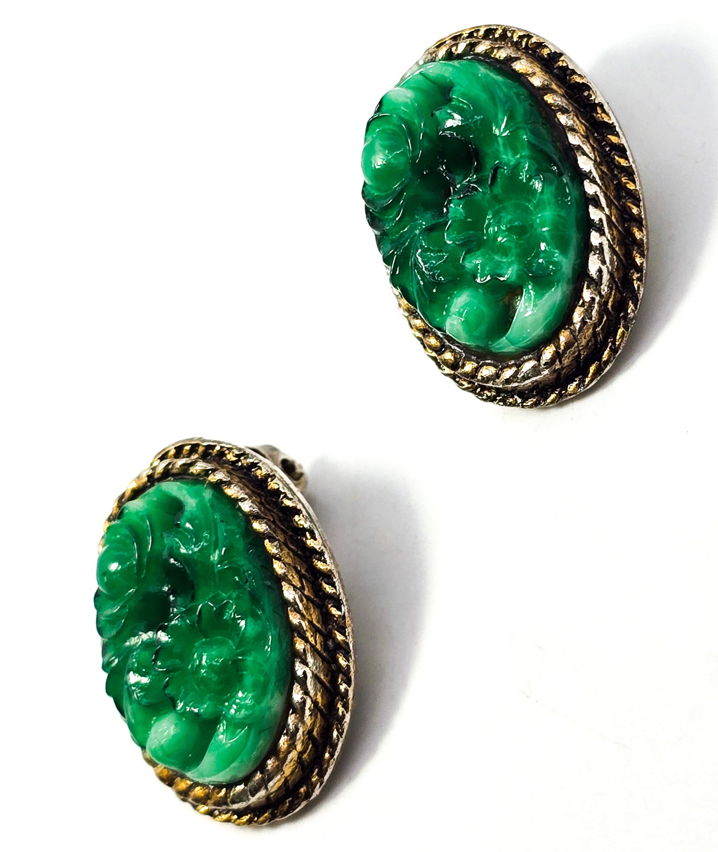 Pierced Jade glass lotus flower vintage retro gold toned mid century clip on earrings