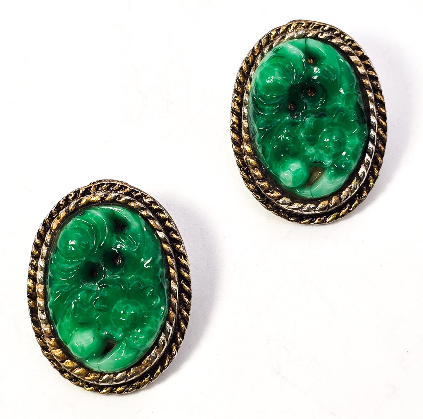 Pierced Jade glass lotus flower vintage retro gold toned mid century clip on earrings