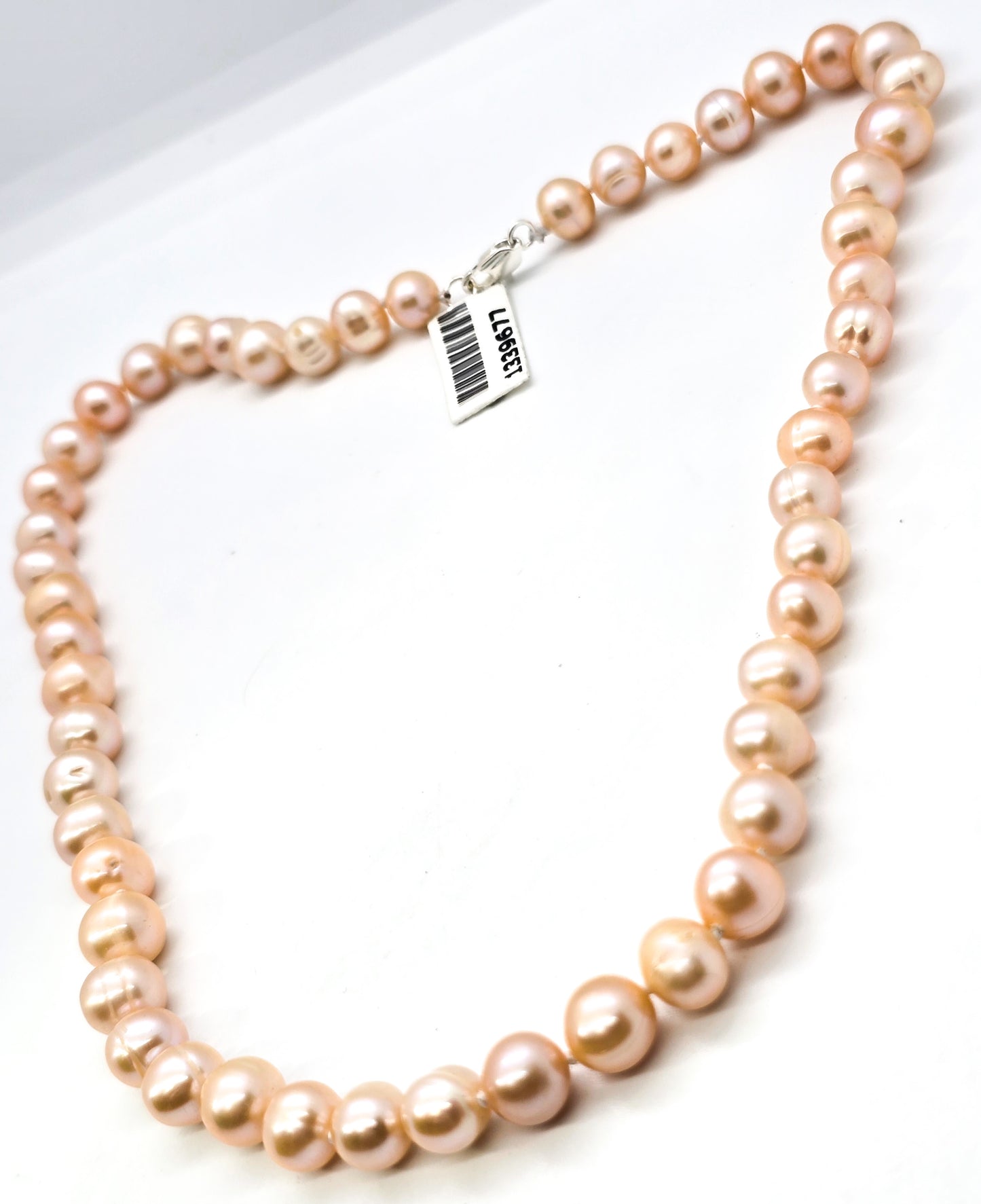 Cream Freshwater pearl 8mm knotted silk NWT beaded 18 inch necklace
