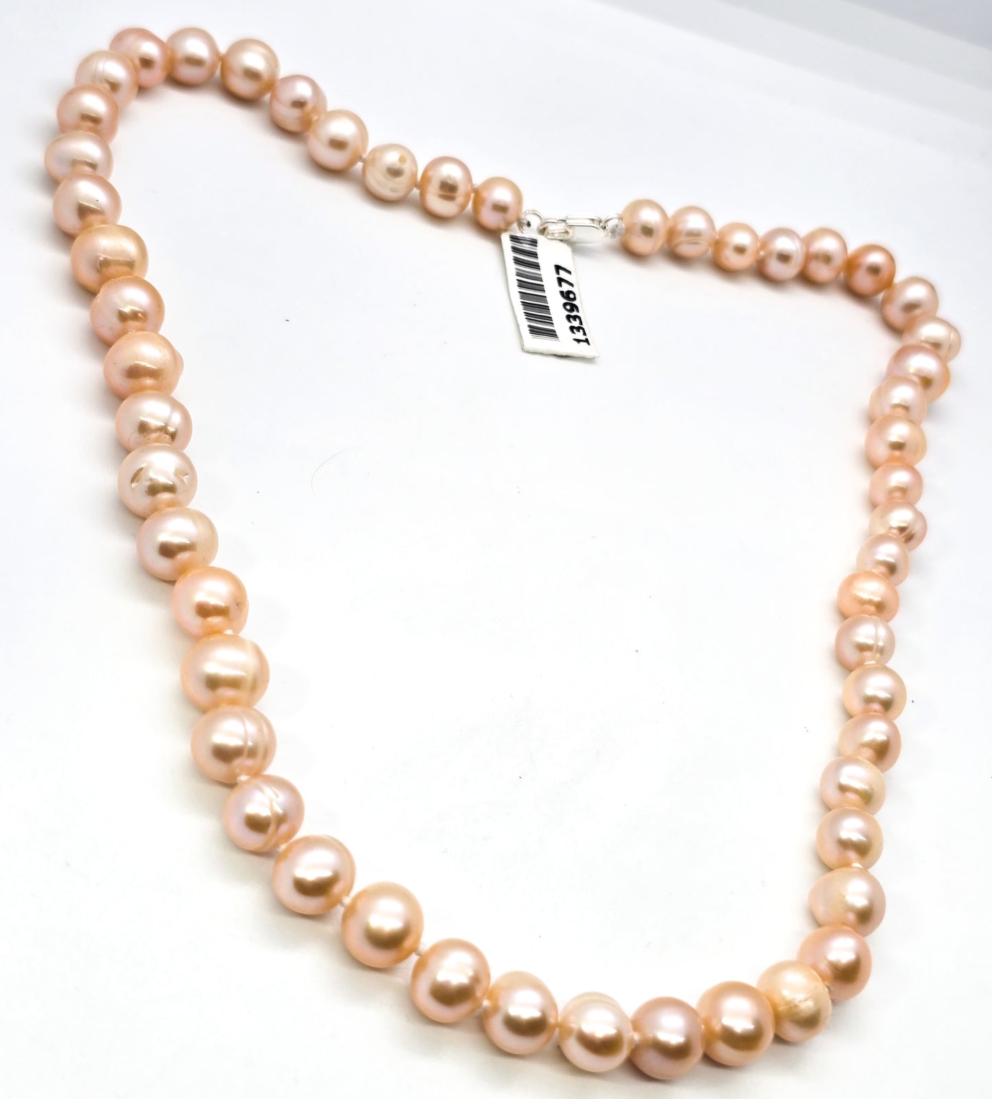 Cream Freshwater pearl 8mm knotted silk NWT beaded 18 inch necklace