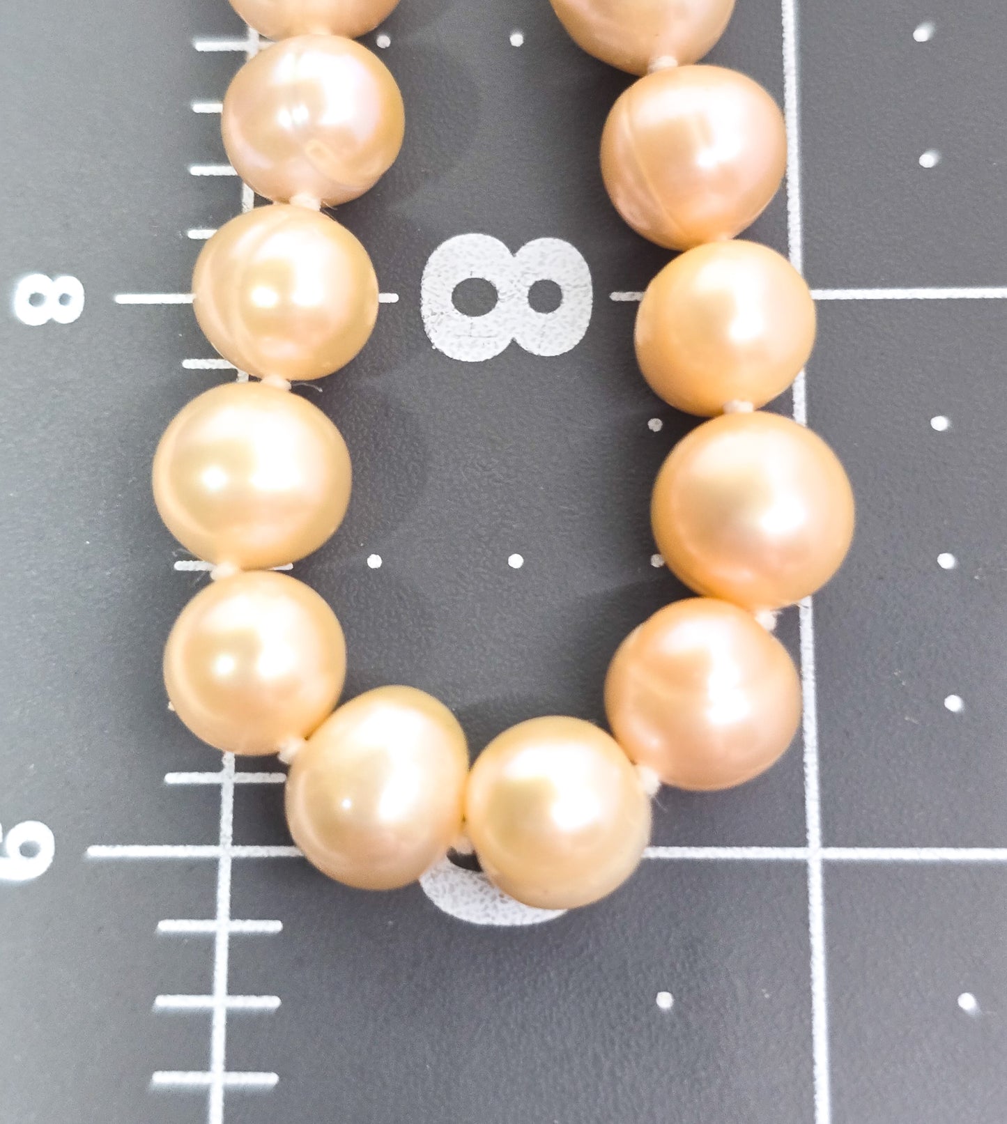 Cream Freshwater pearl 8mm knotted silk NWT beaded 18 inch necklace