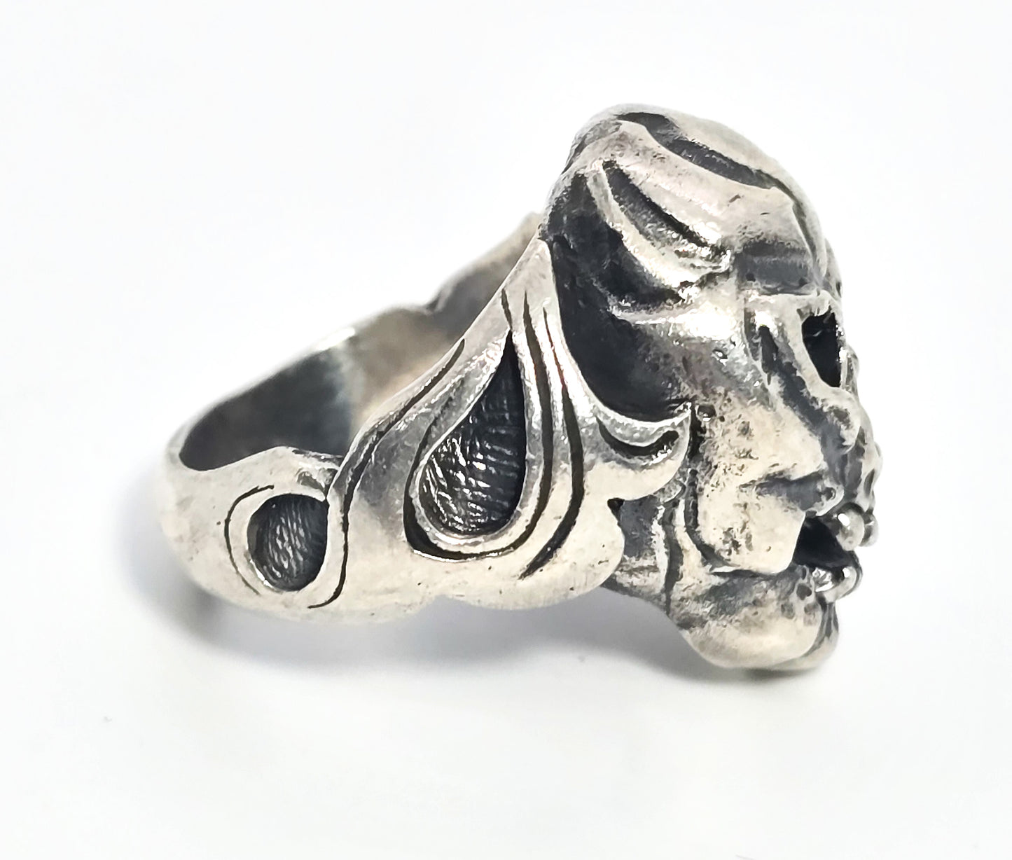 Thick Skull retro biker solid sterling silver tribal fire memento mori goth ring size 10.5
