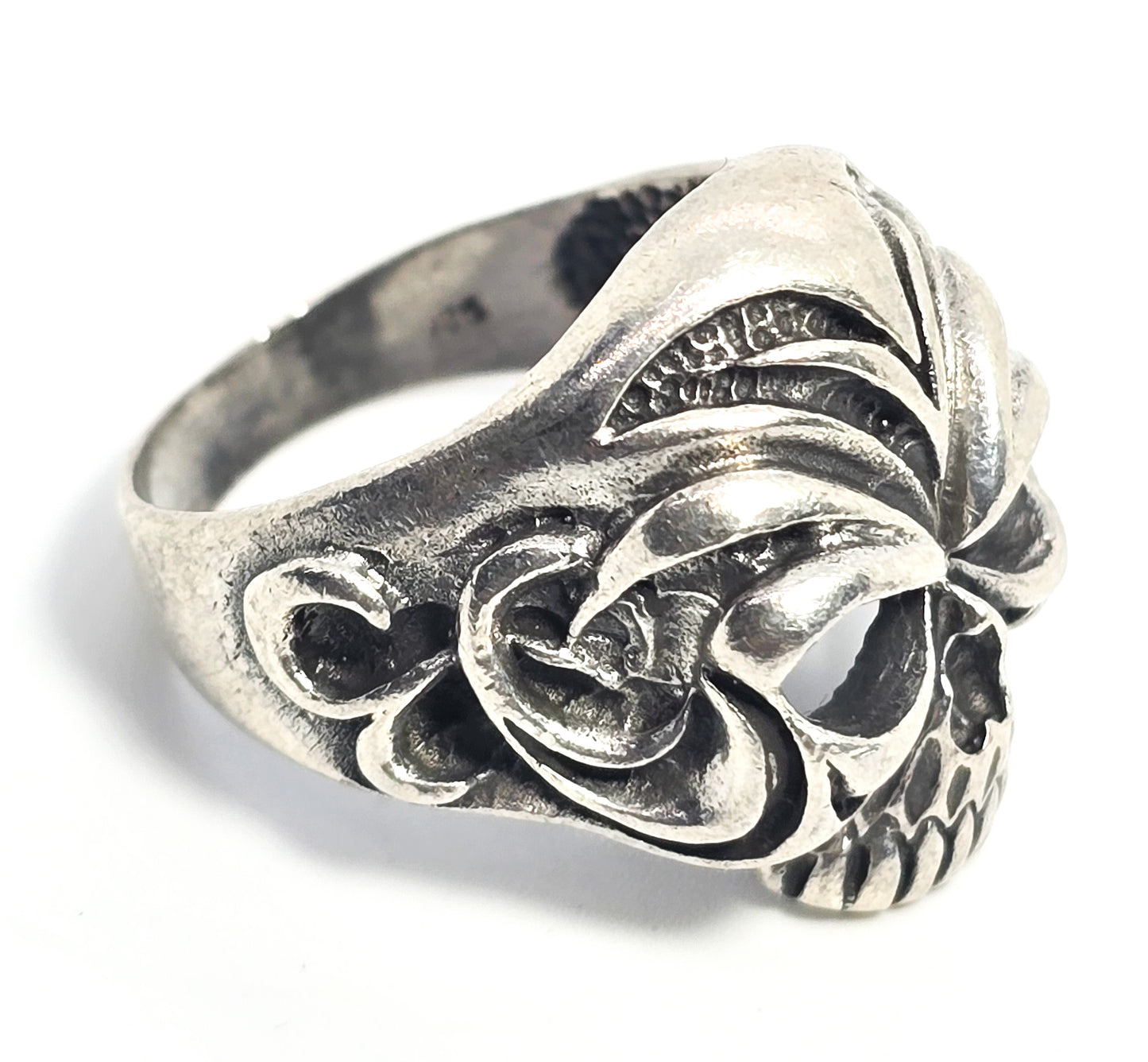 Tribal skull retro biker thick sterling silver skull with open eyes men's ring size 9.5