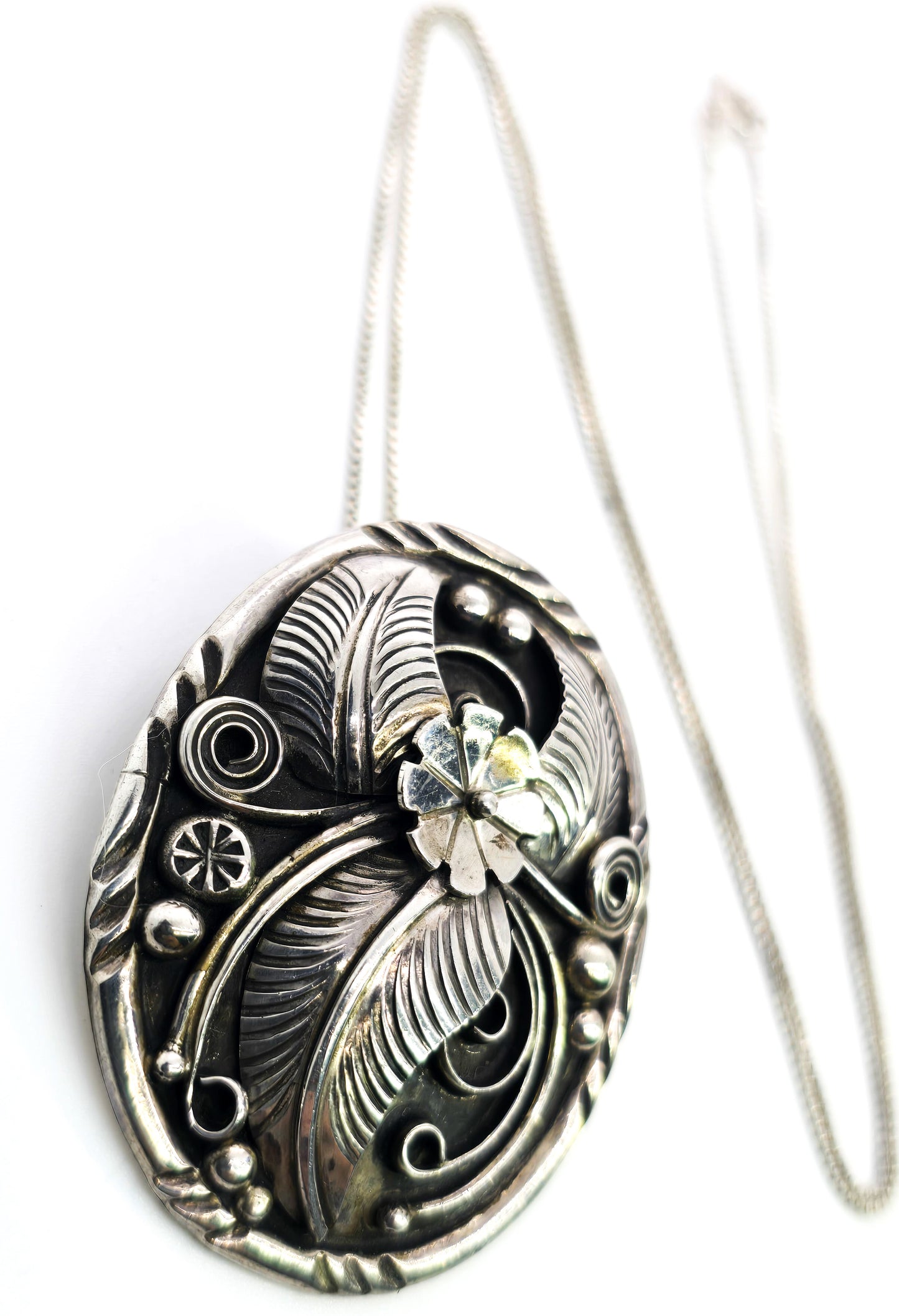 Many Goats Navajo VHC Native American vintage sterling silver artisan pendant necklace
