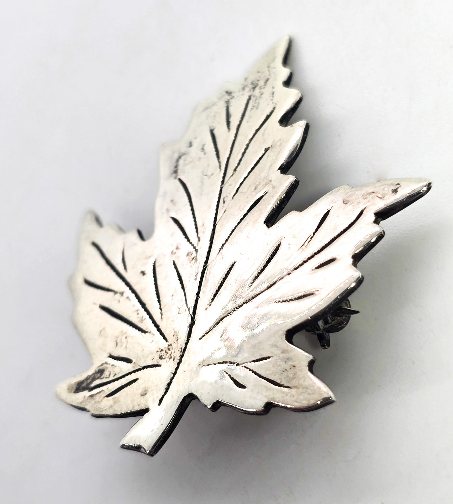 Maple Leaf vintage sterling silver Fall Brooch pin 1977