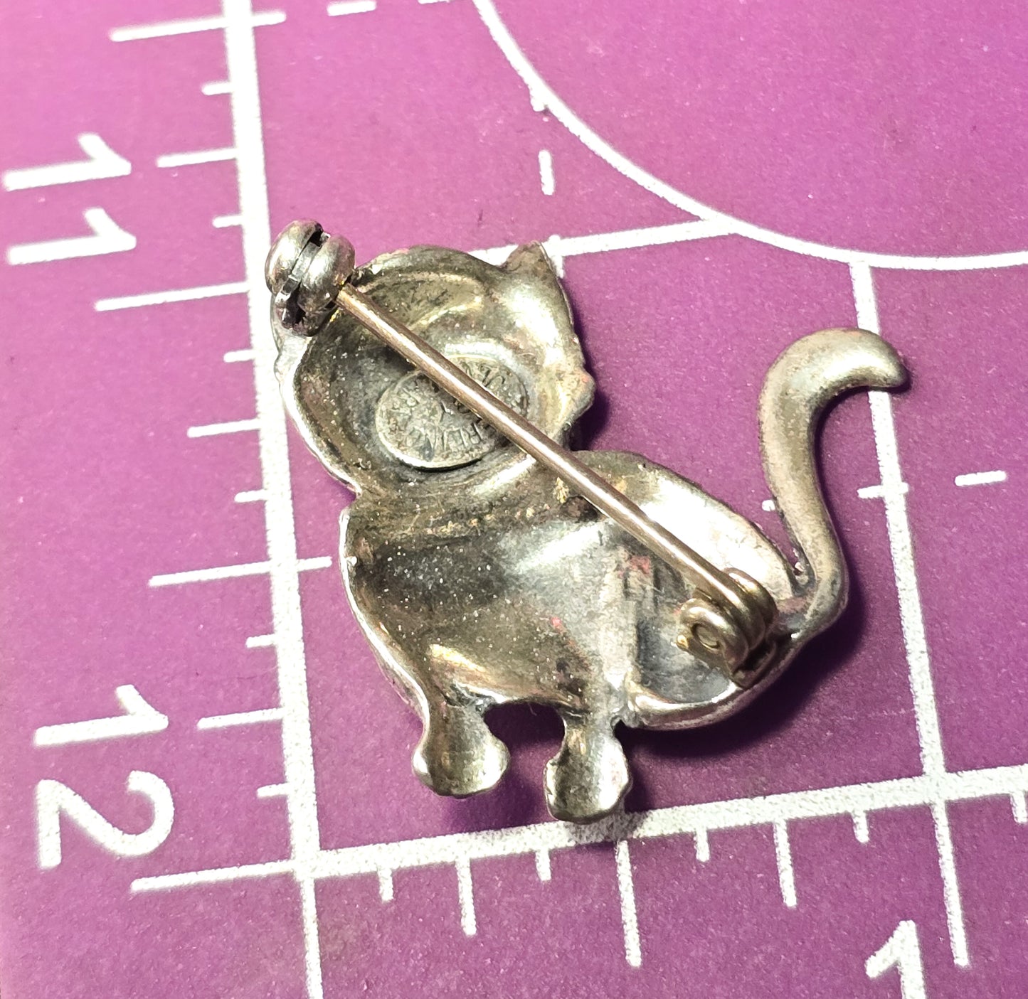 Jewel Art Kitty Cat sitting kitten vintage signed sterling silver feline brooch